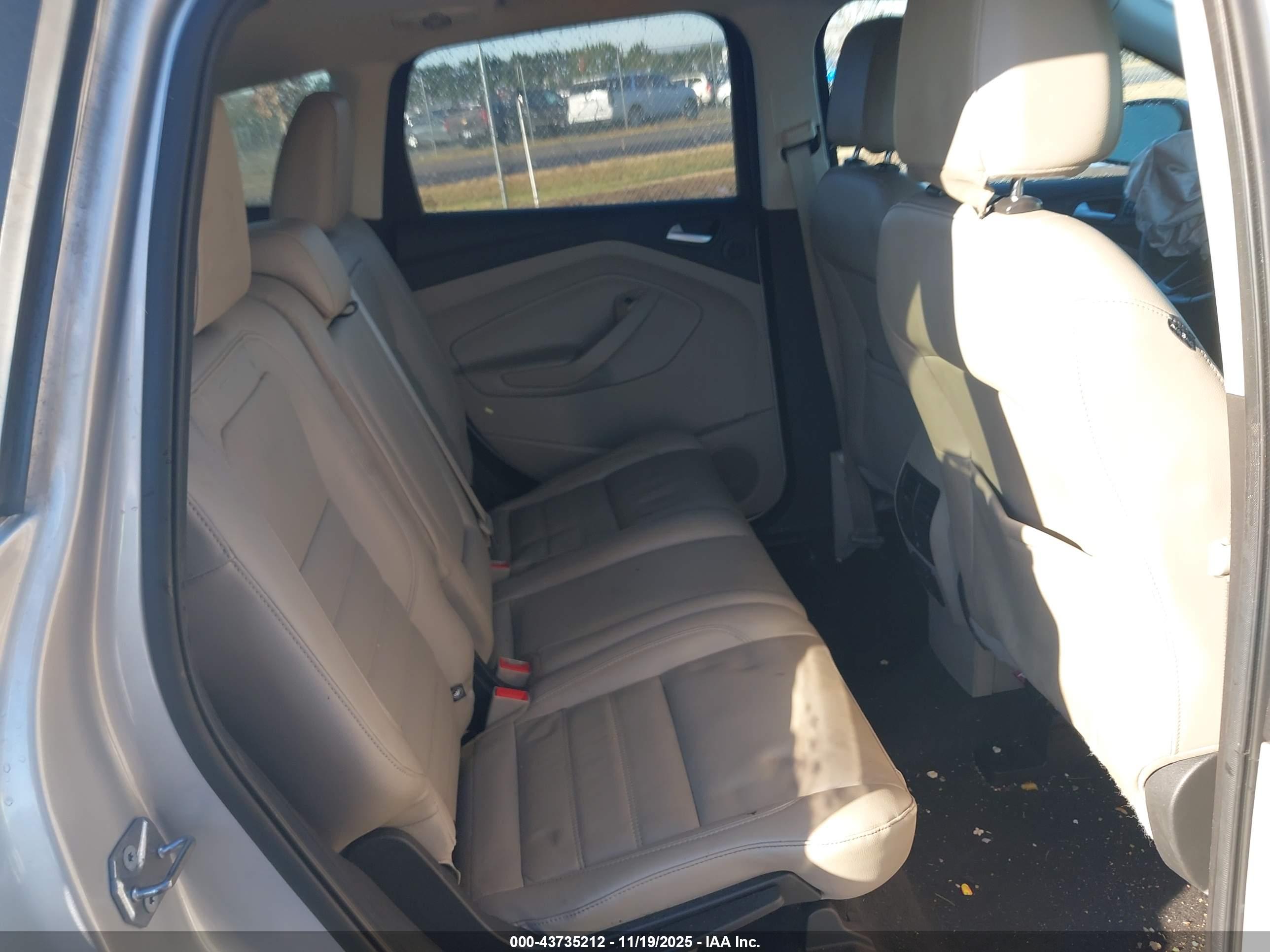 FORD ESCAPE image 8