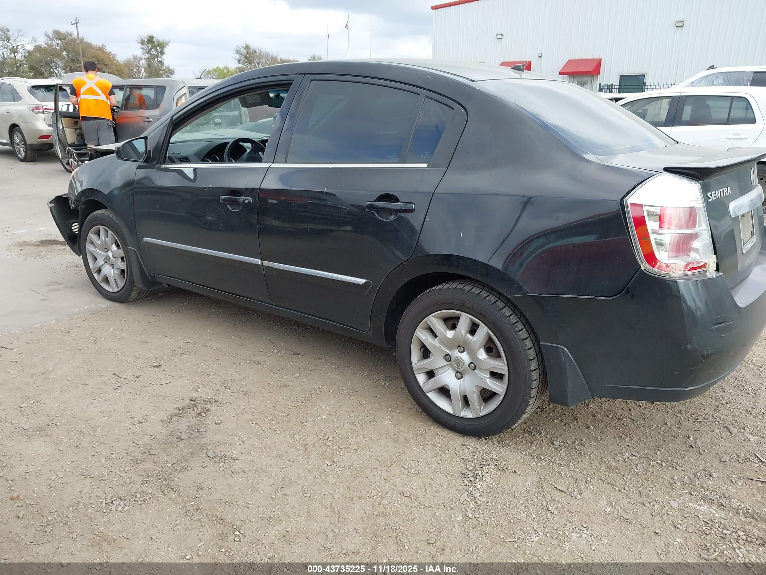 NISSAN SENTRA image 3