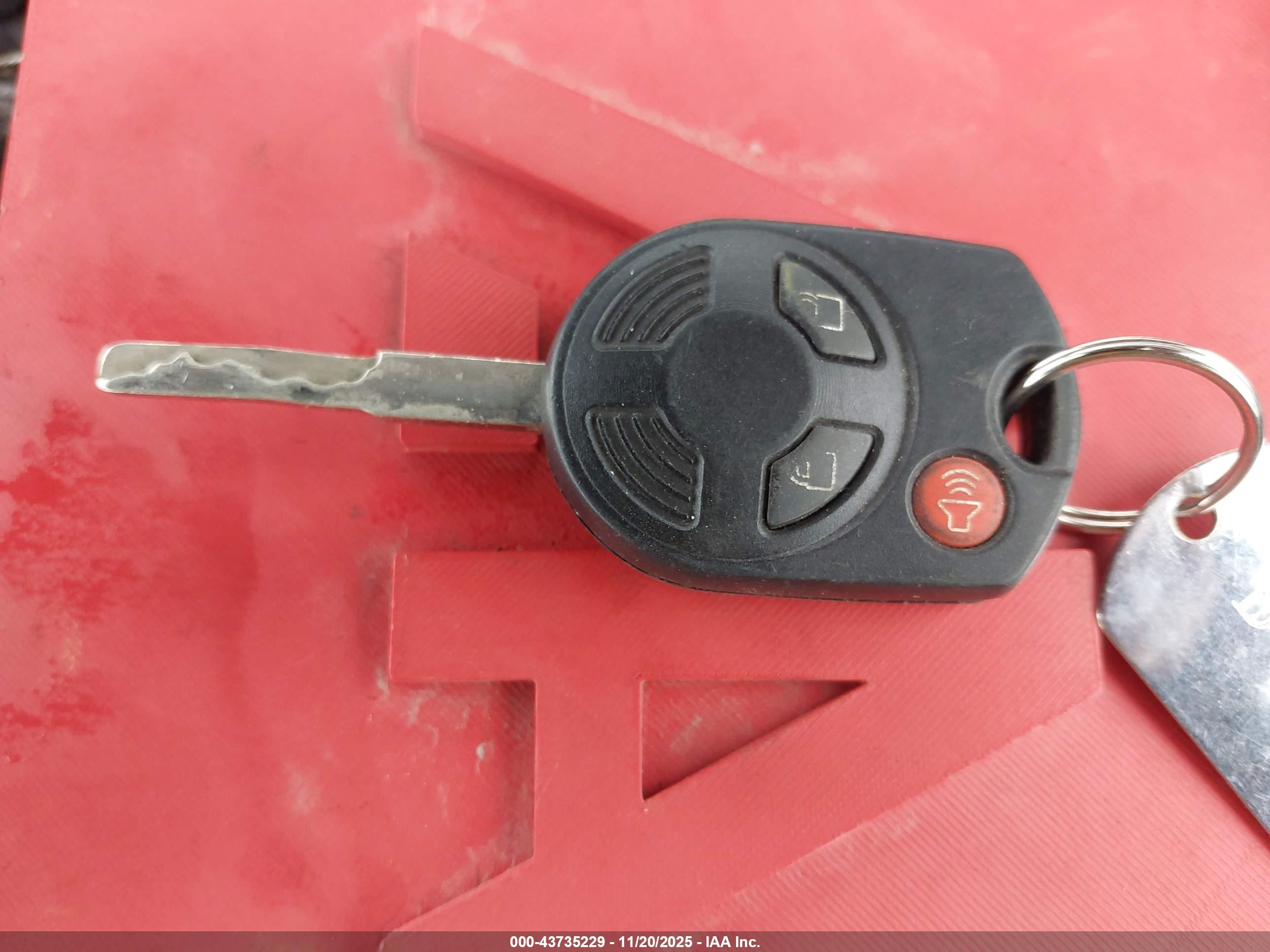 FORD ESCAPE image 11