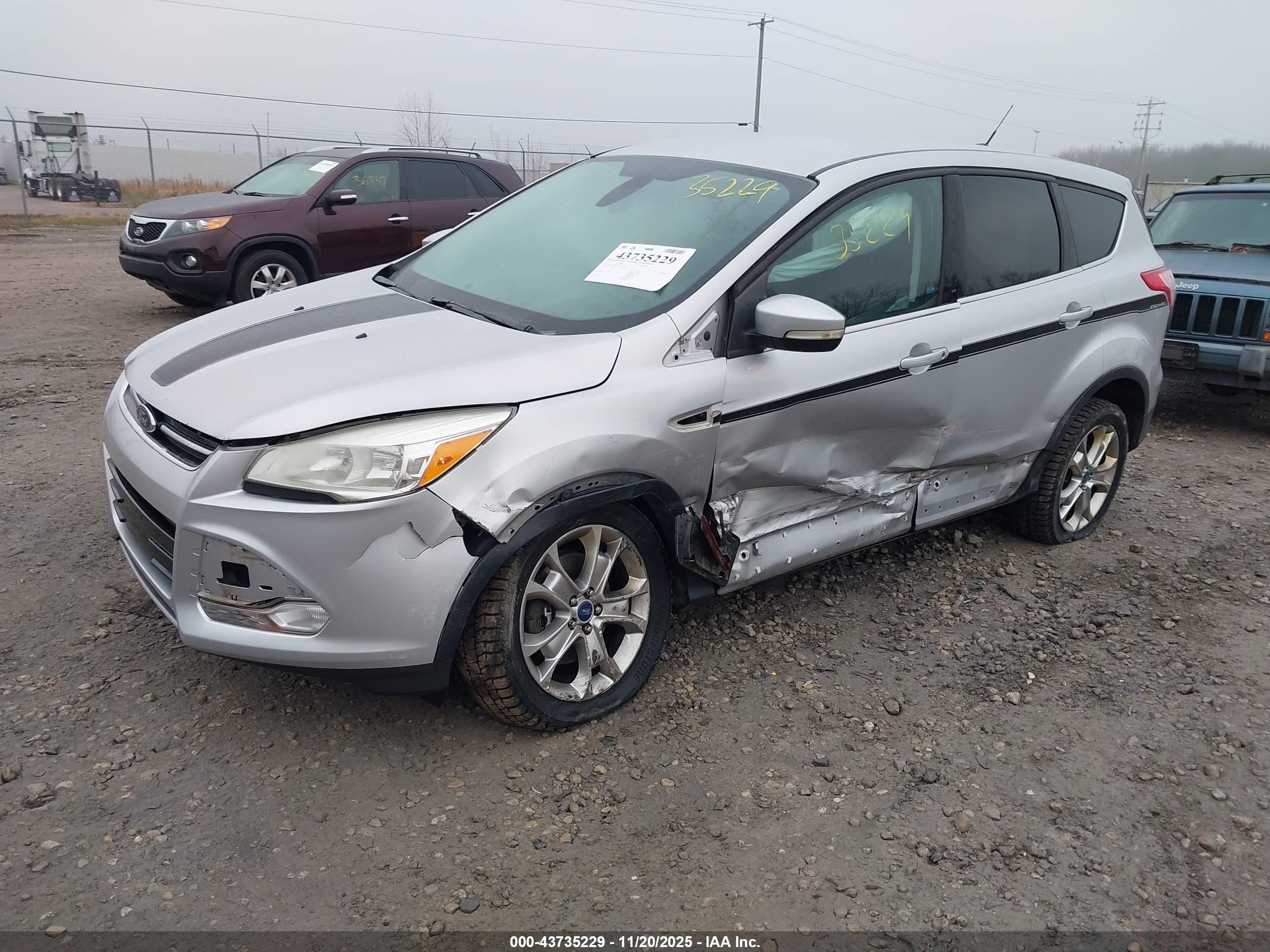 FORD ESCAPE image 2