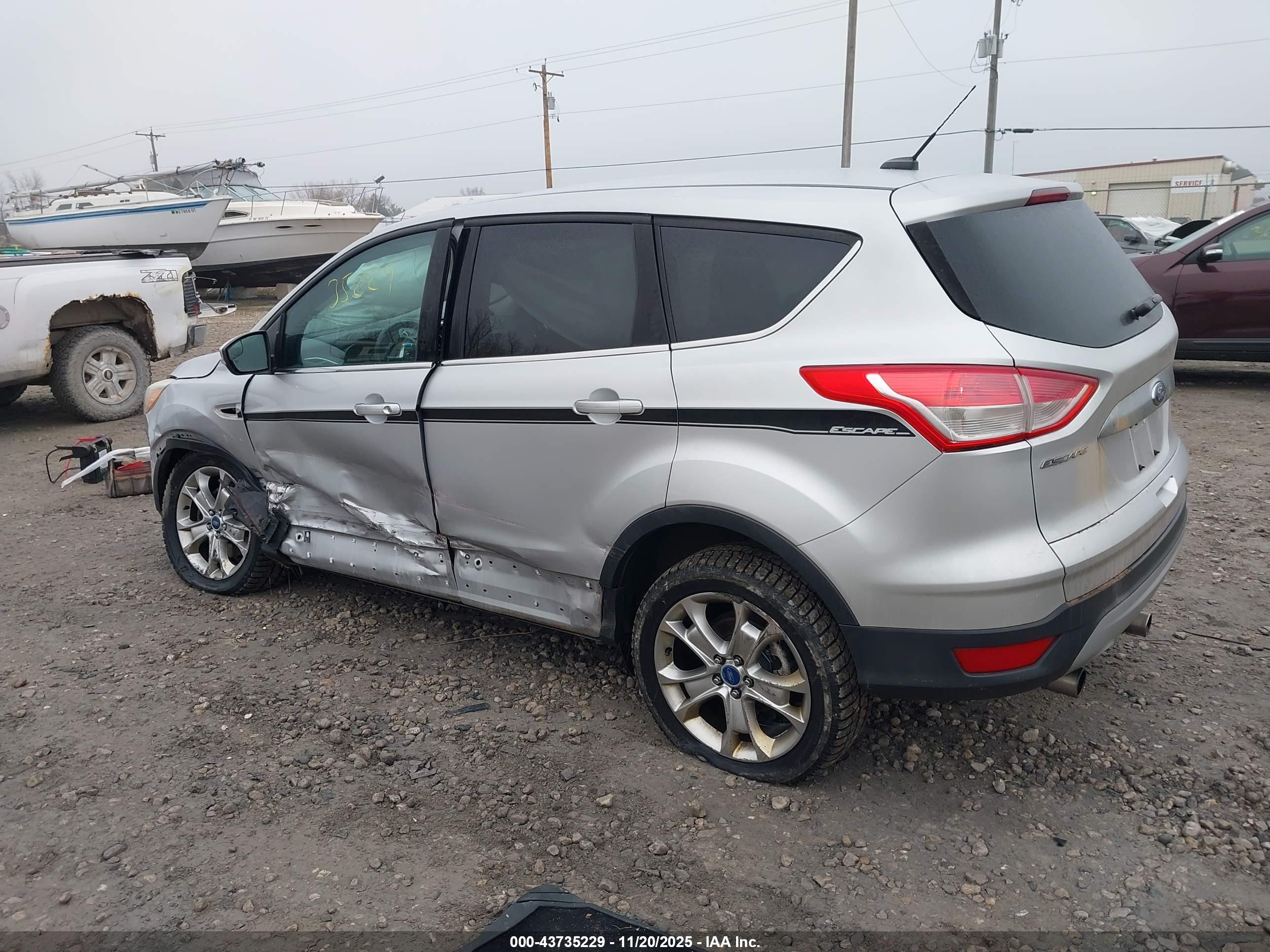 FORD ESCAPE image 3