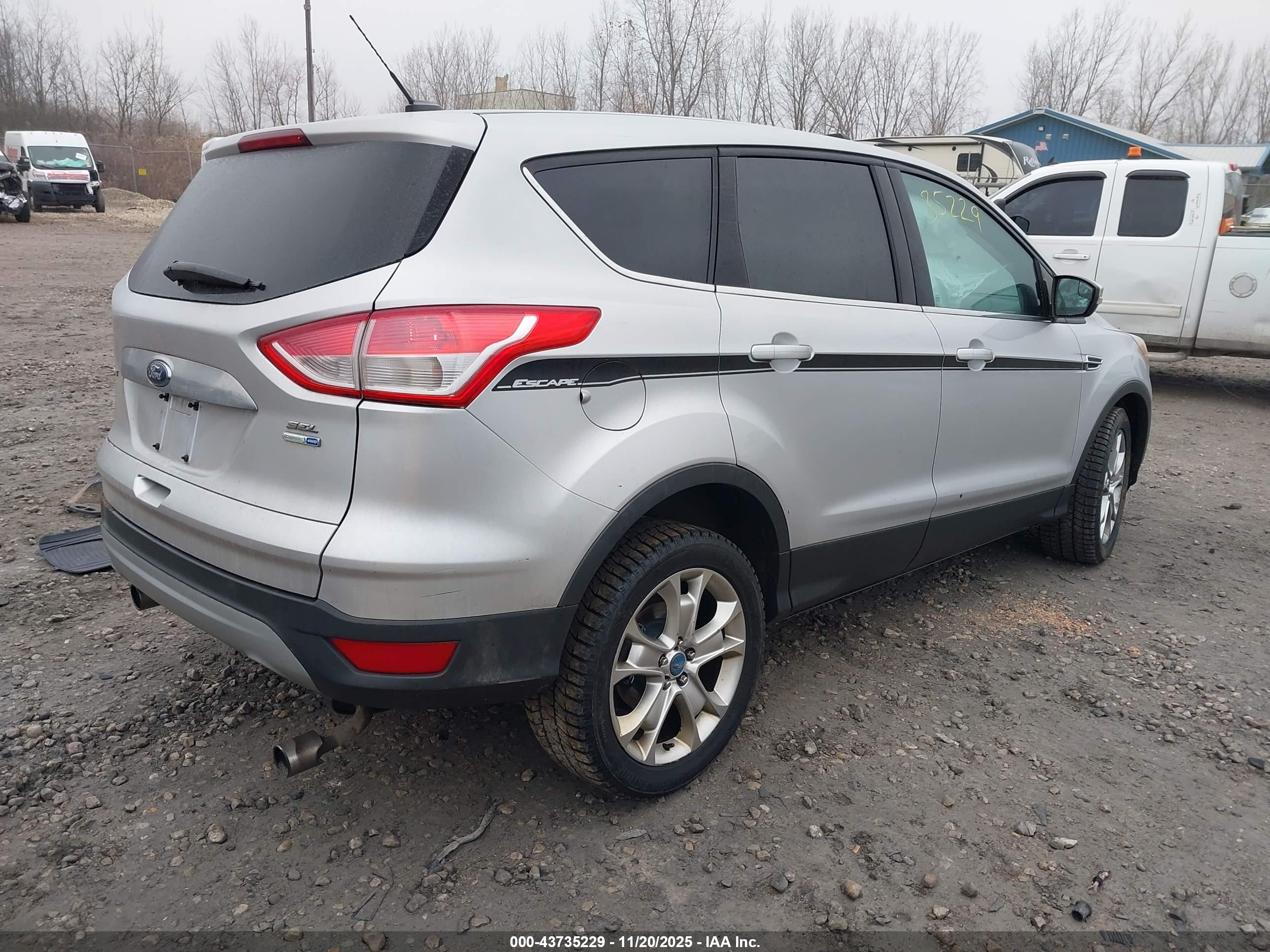 FORD ESCAPE image 4