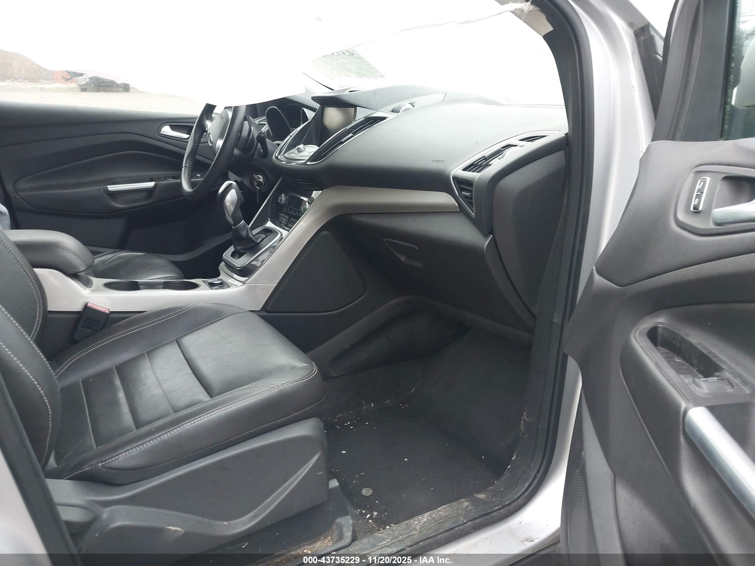 FORD ESCAPE image 5