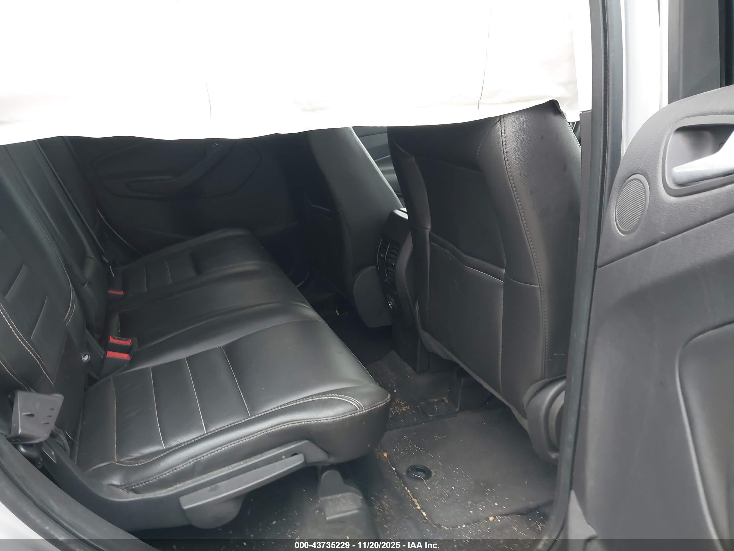 FORD ESCAPE image 8