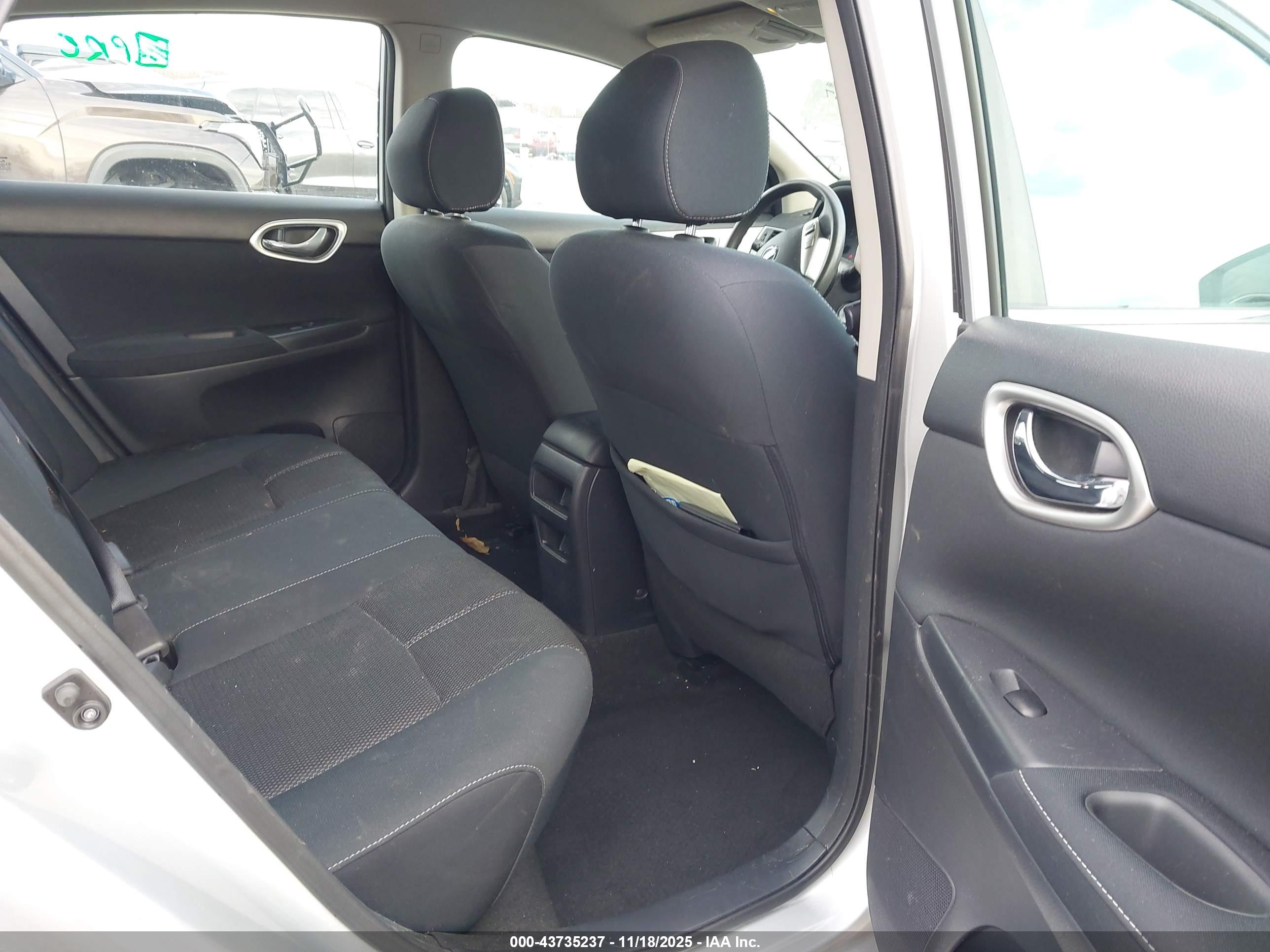 NISSAN SENTRA image 8