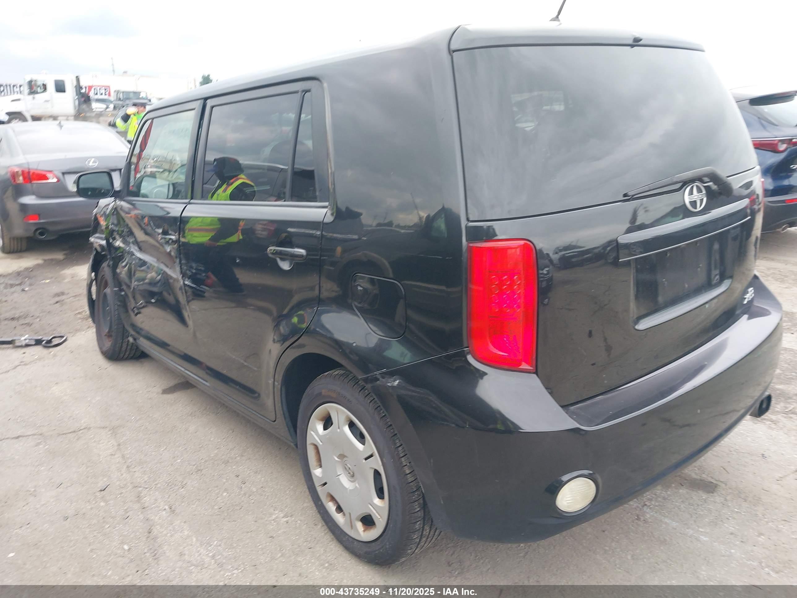 SCION XB image 3