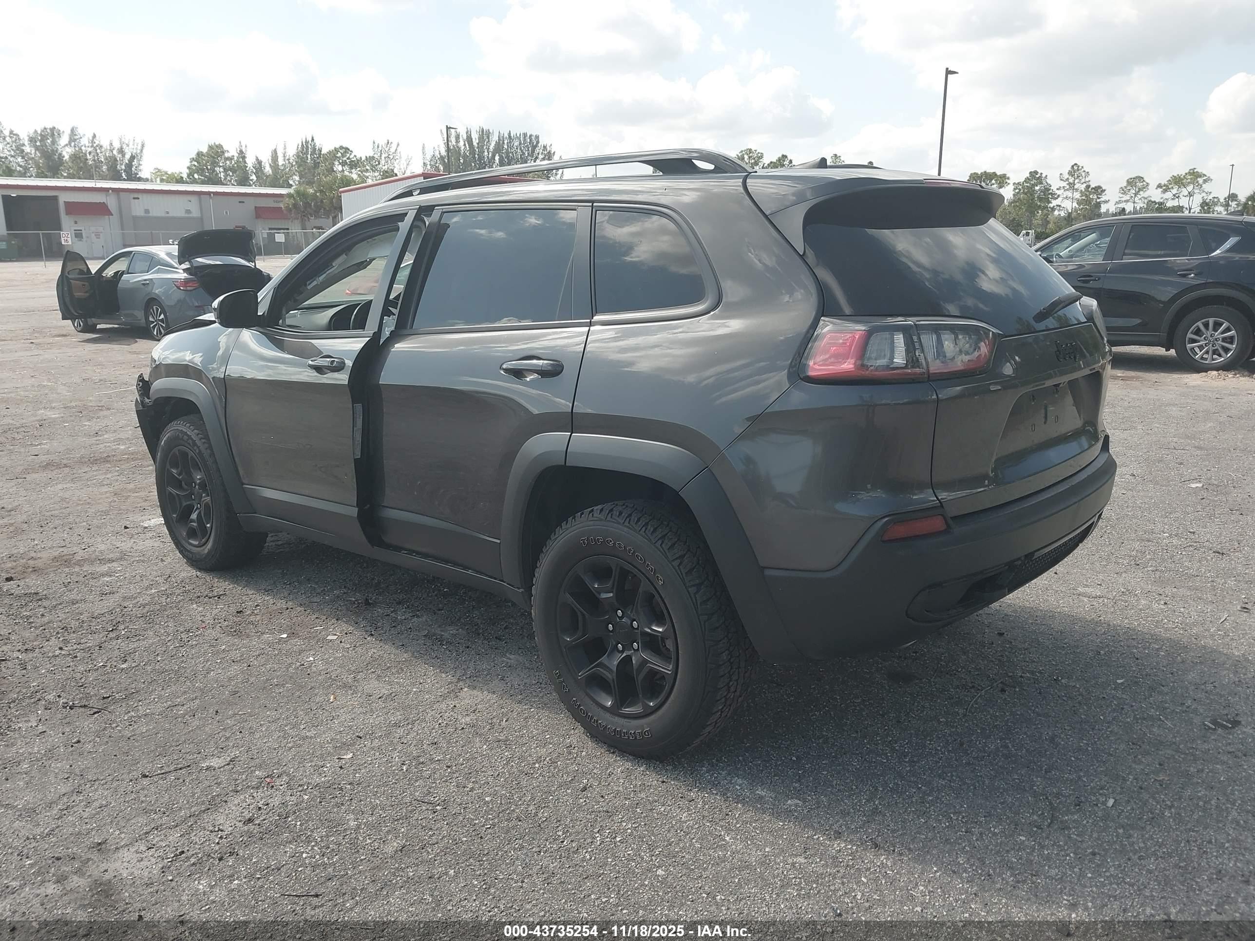 JEEP CHEROKEE image 3