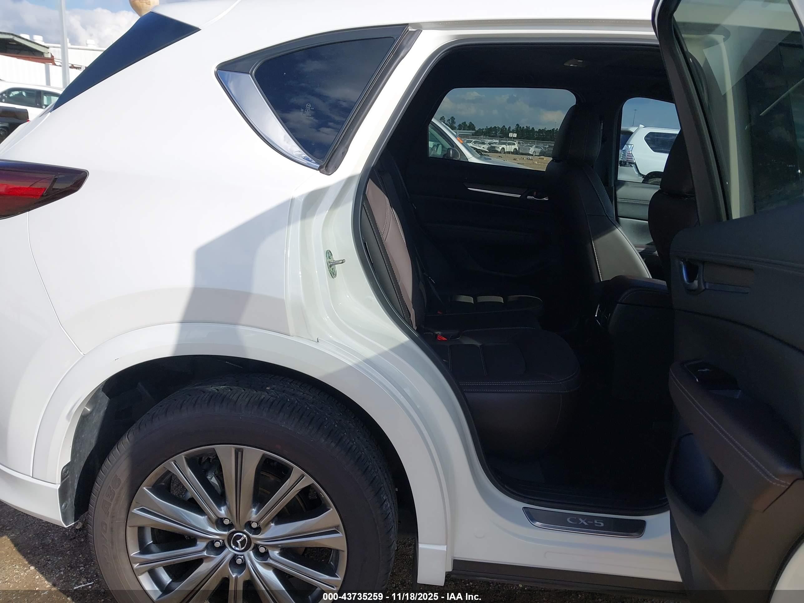 MAZDA CX-5 image 8
