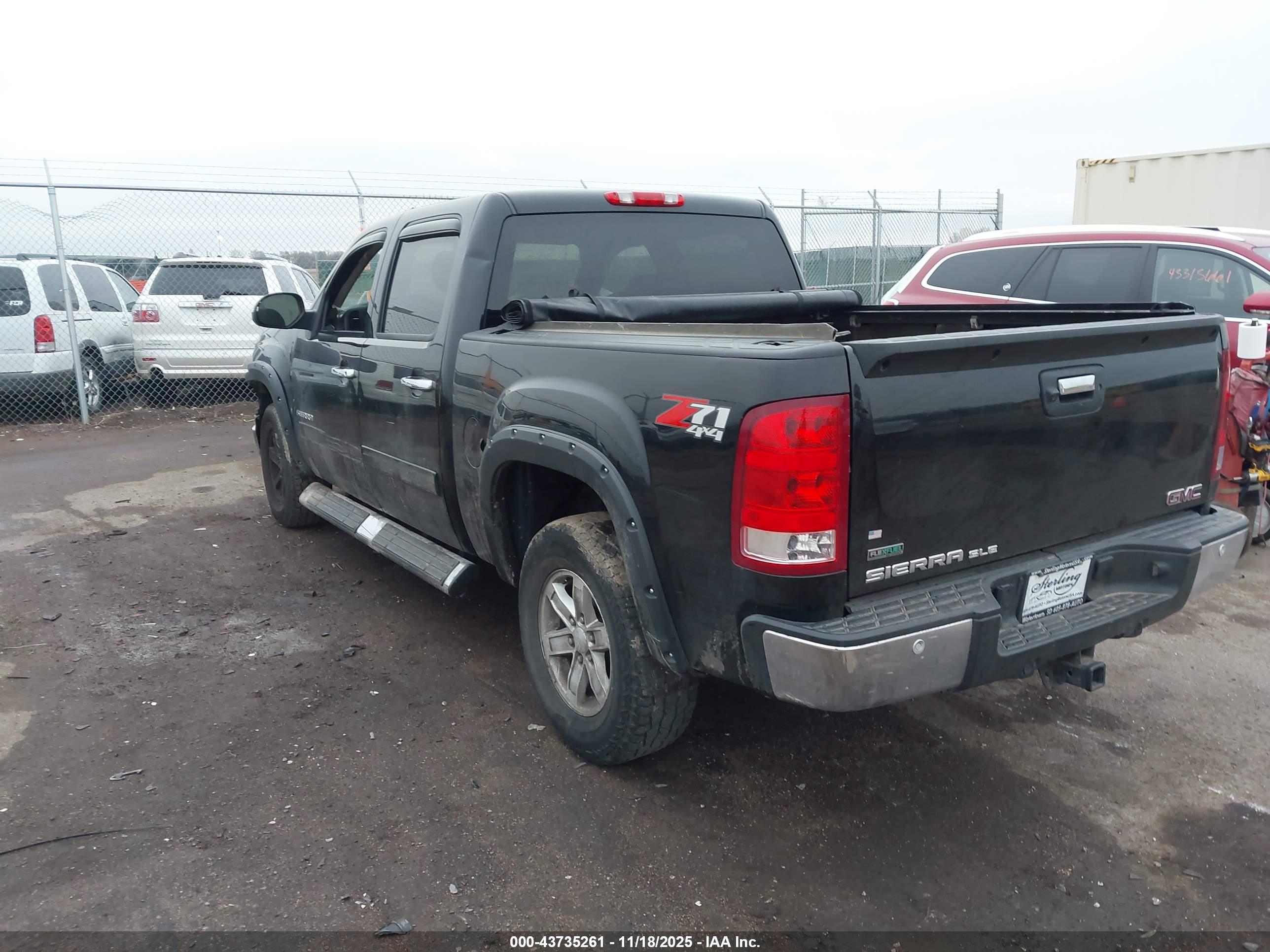 GMC SIERRA image 3