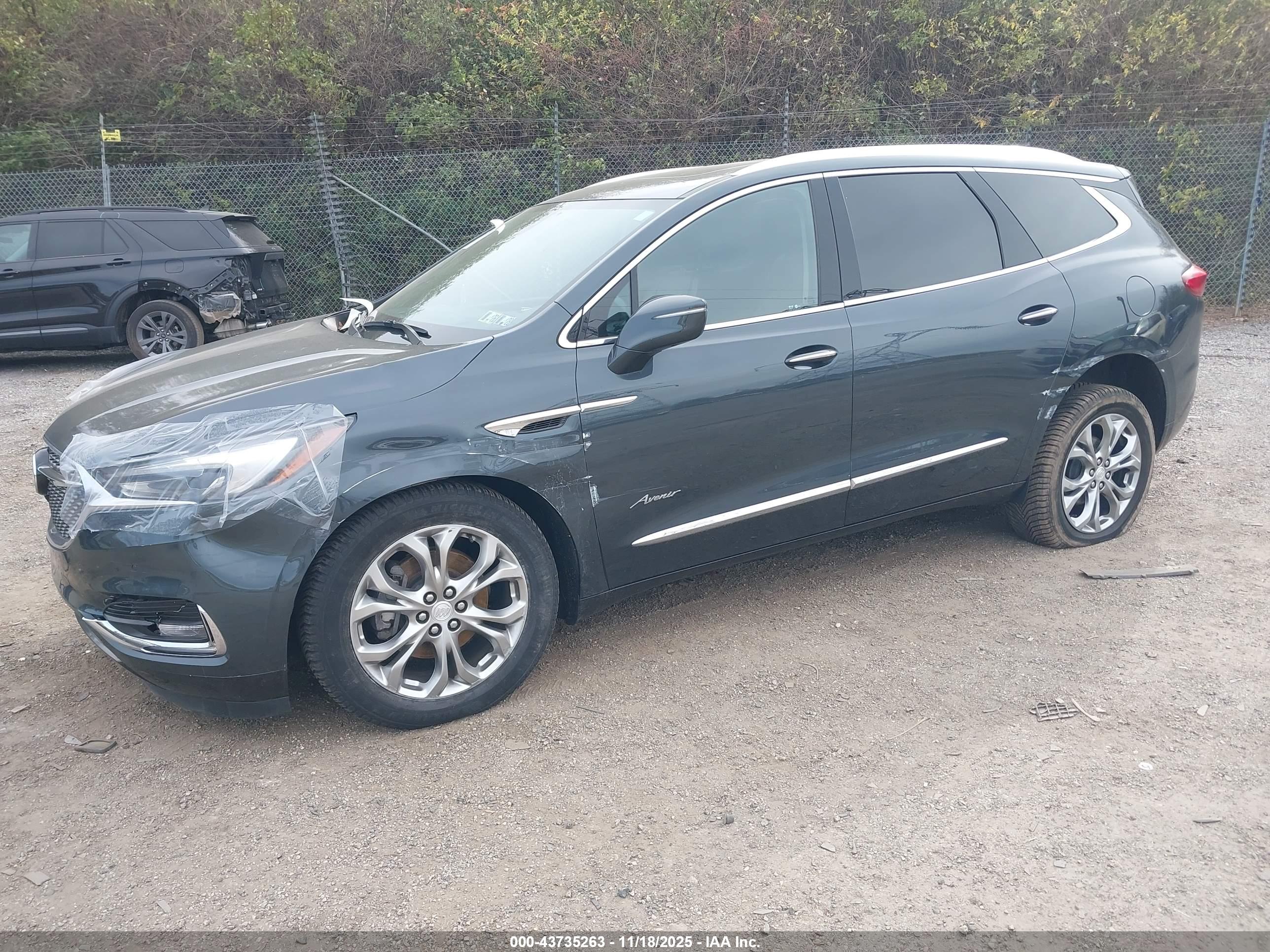 BUICK ENCLAVE image 2