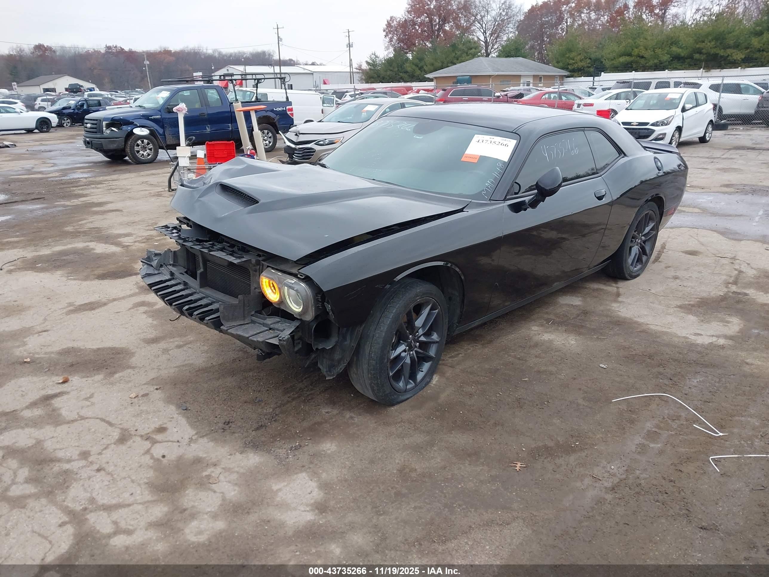 DODGE CHALLENGER image 2