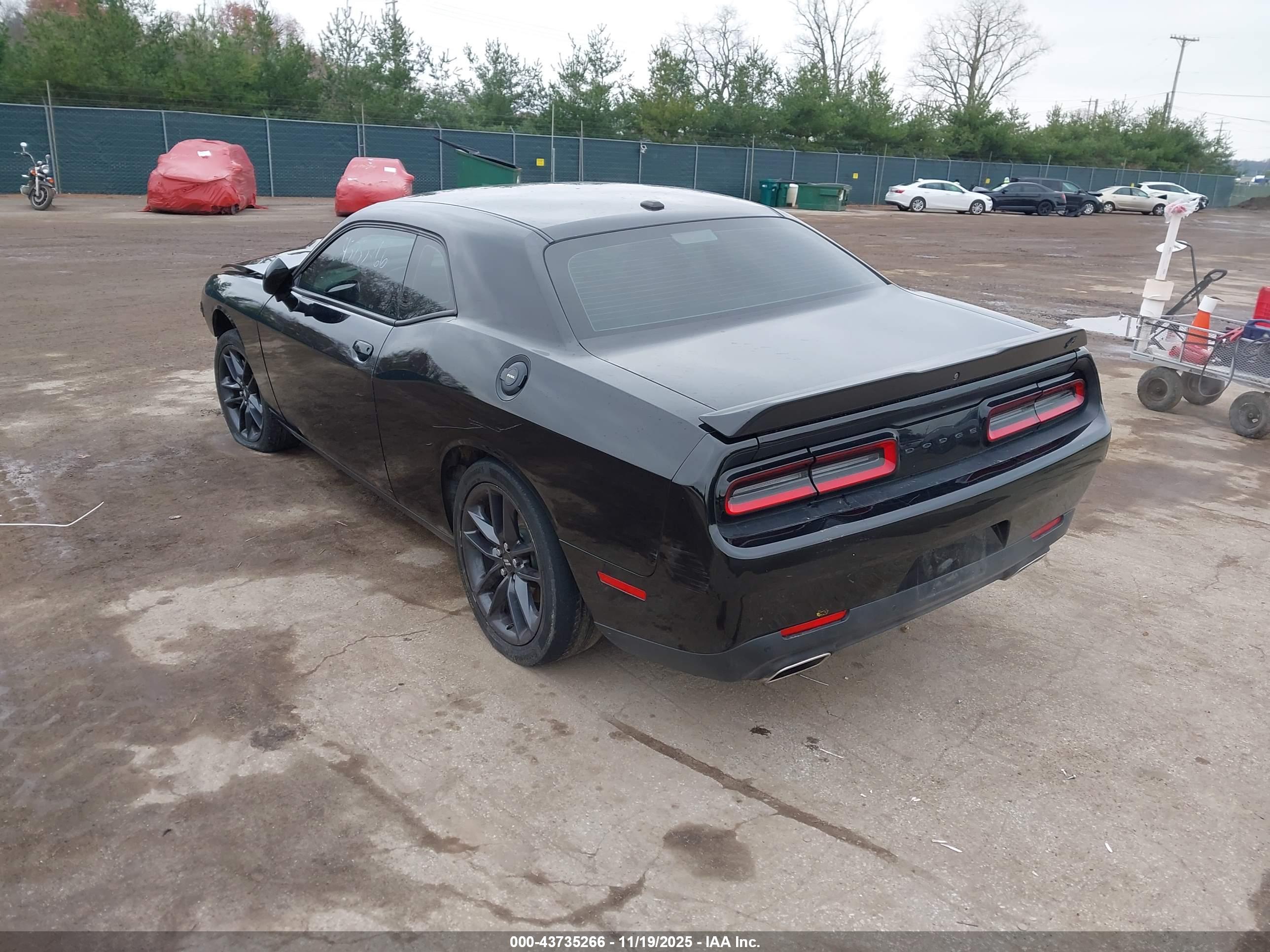DODGE CHALLENGER image 3