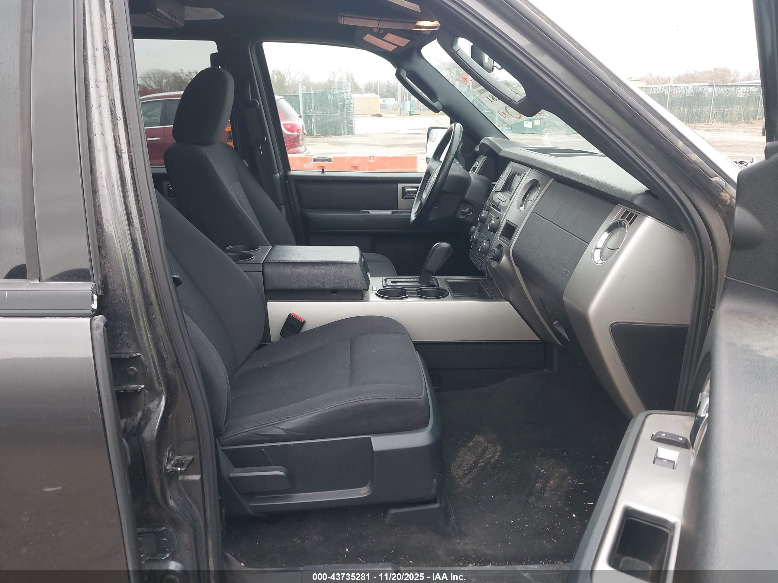 FORD EXPEDITION image 5