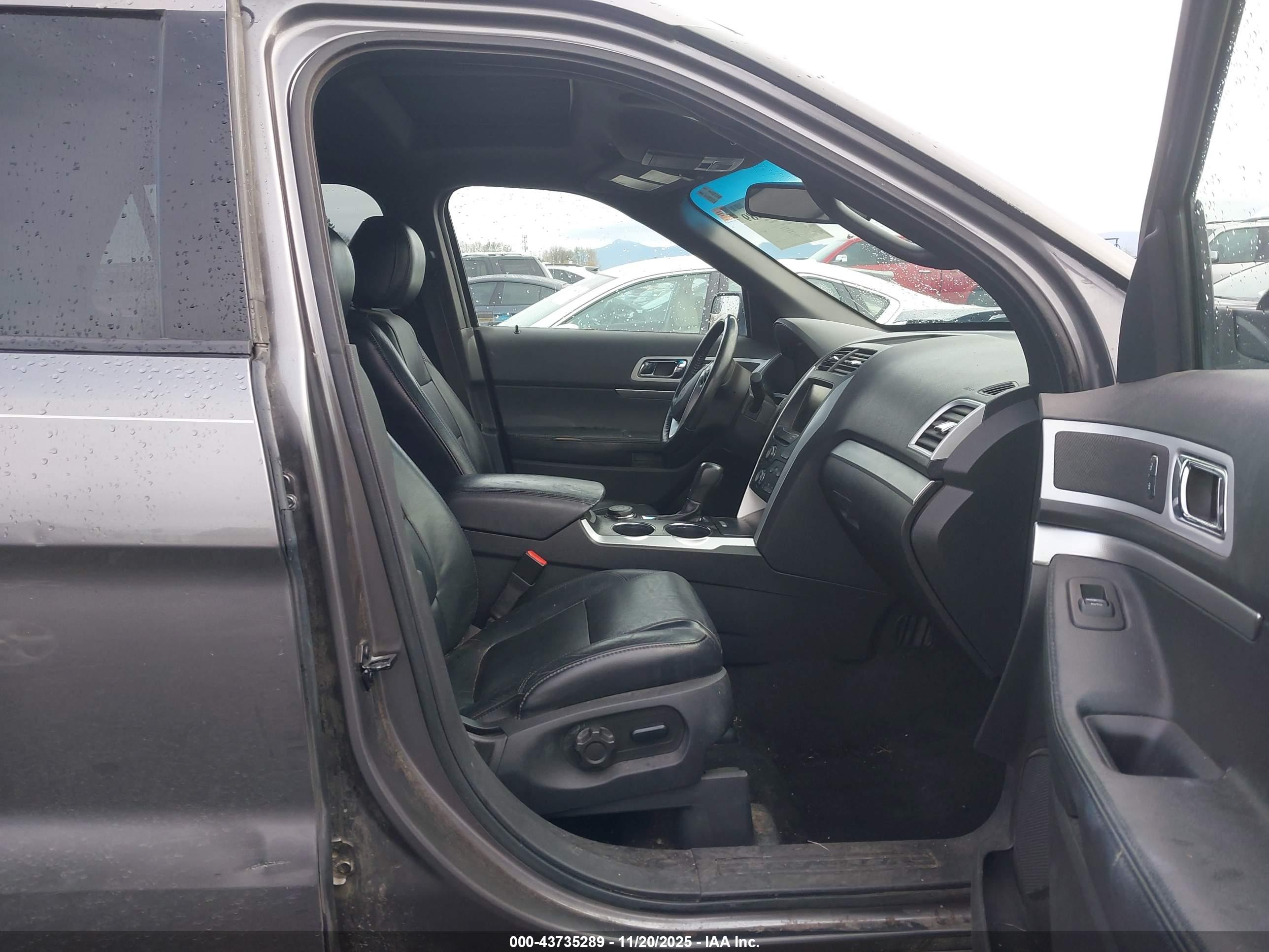 FORD EXPLORER image 5