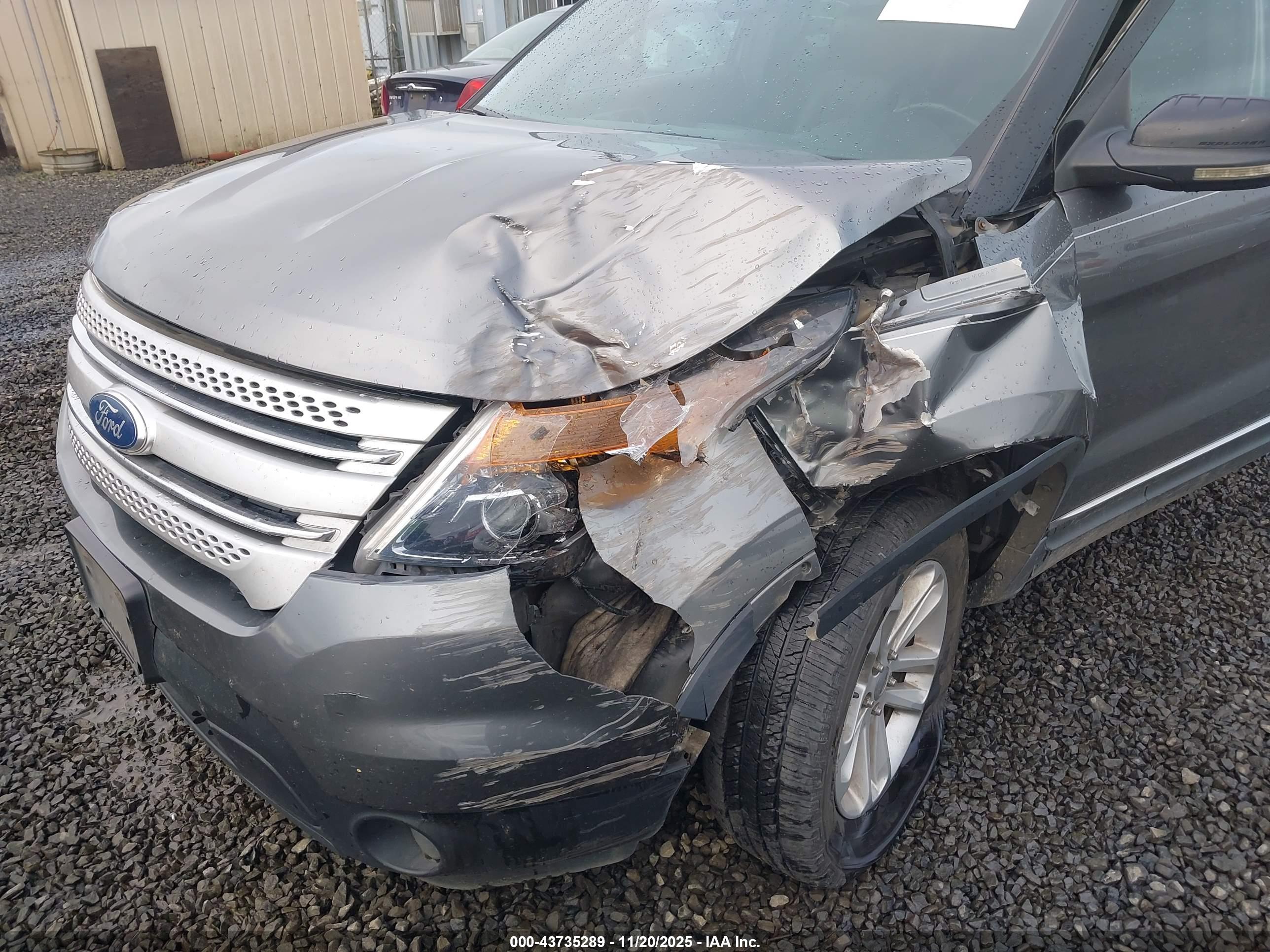 FORD EXPLORER image 6