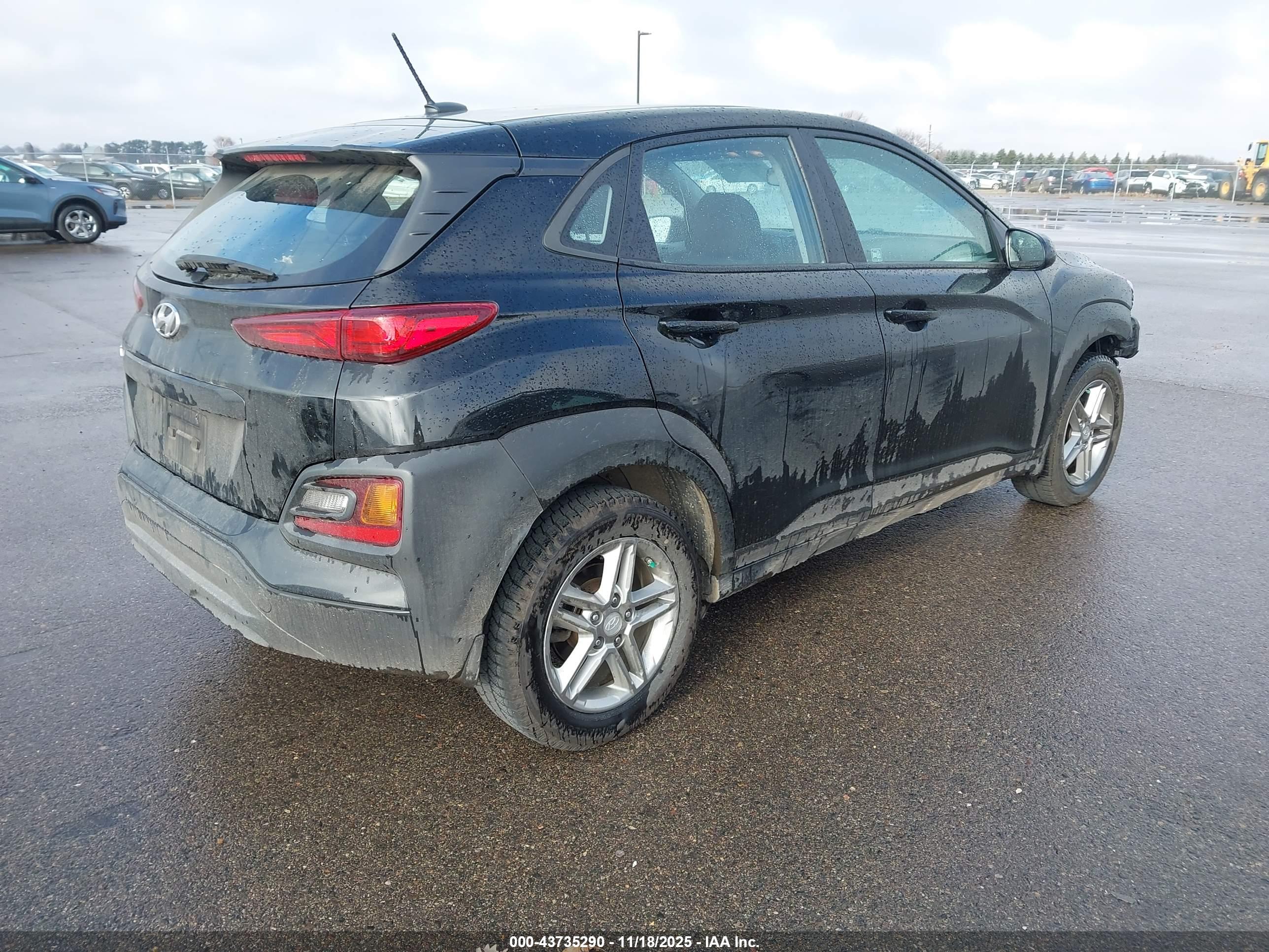 HYUNDAI KONA image 4