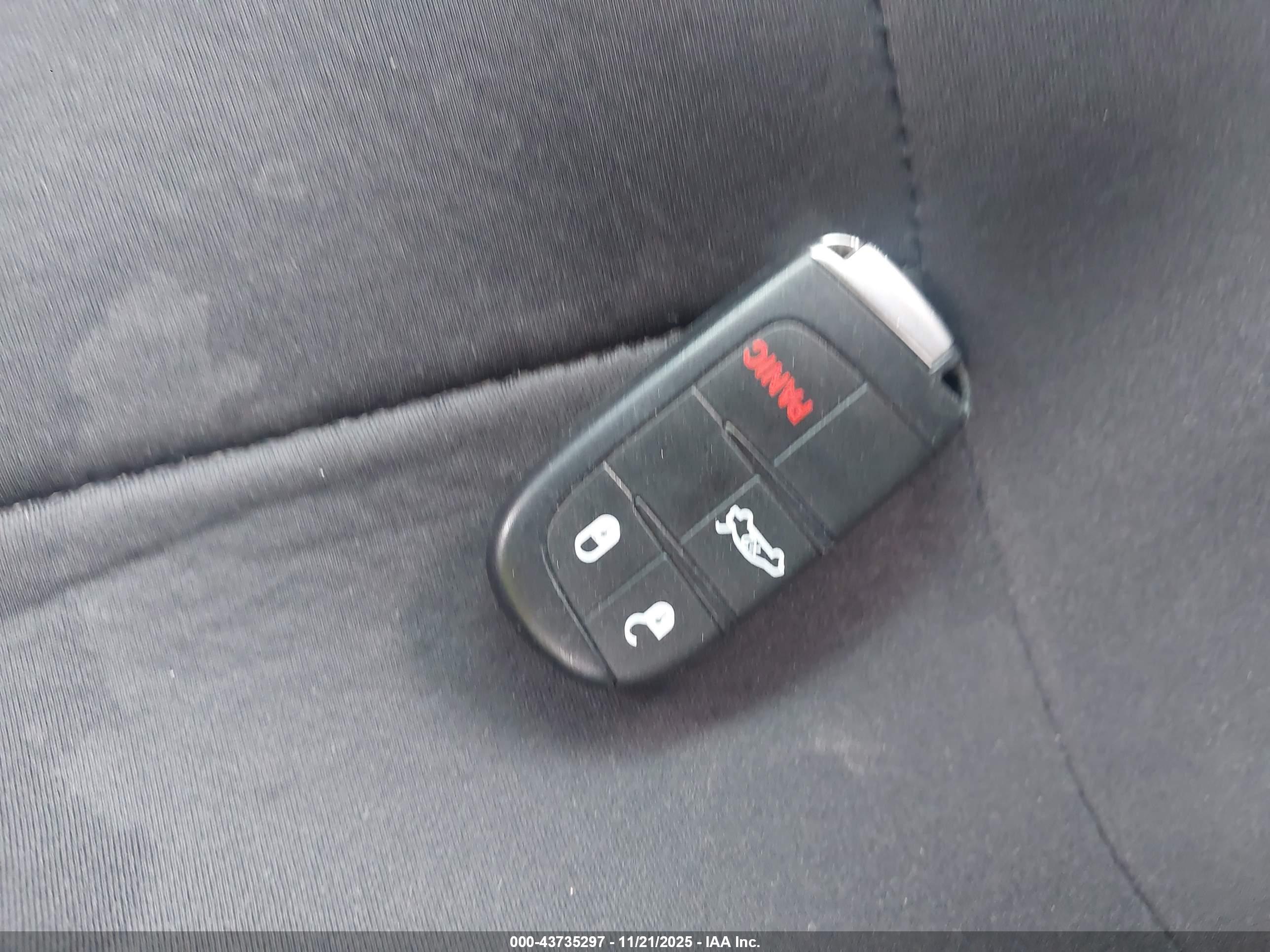 DODGE CHALLENGER image 11