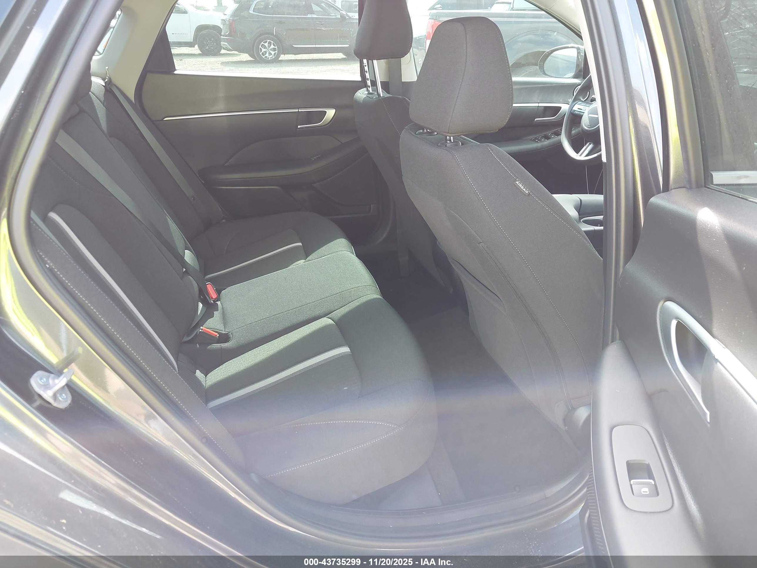 HYUNDAI SONATA image 8