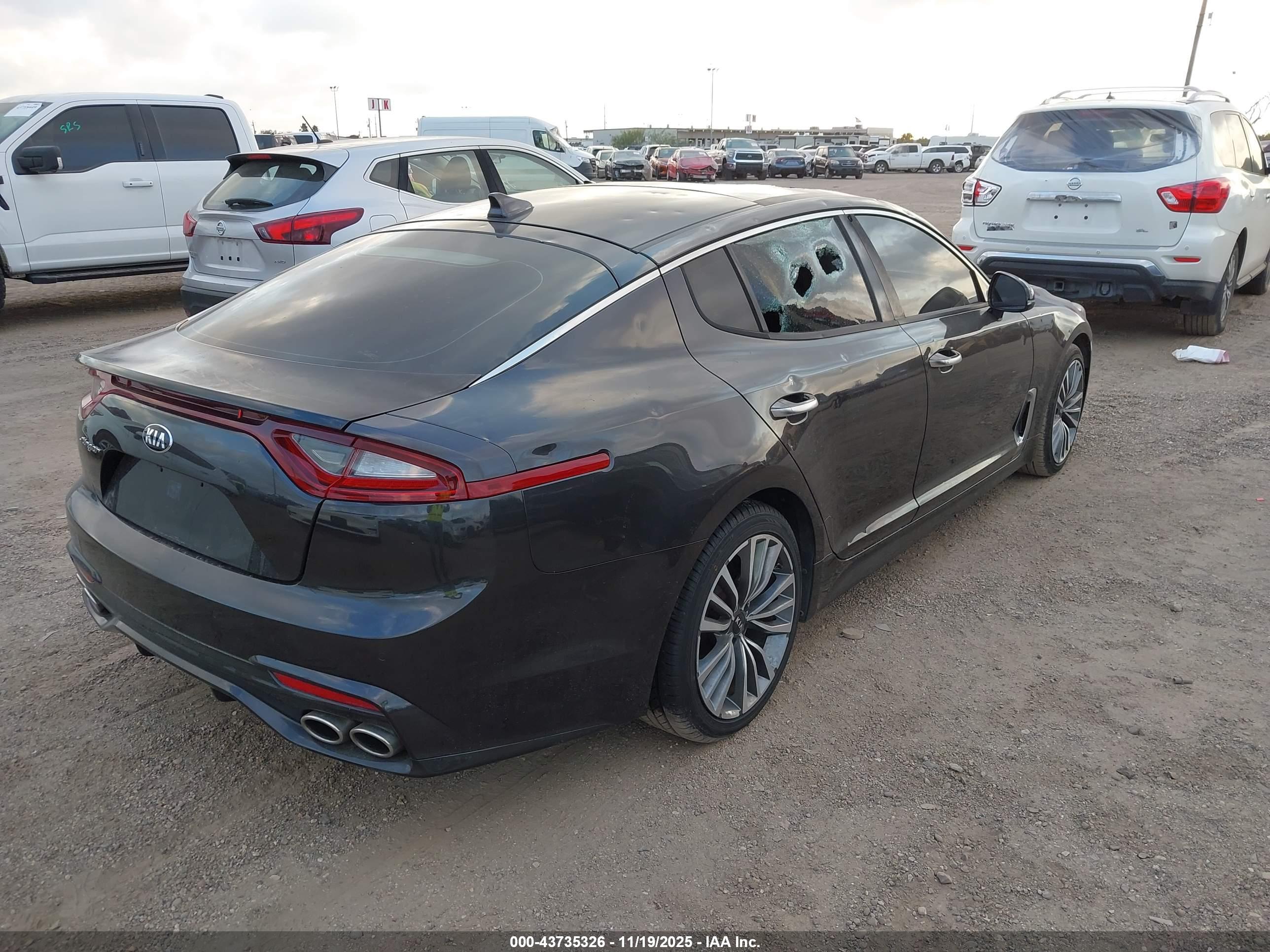 KIA STINGER image 4