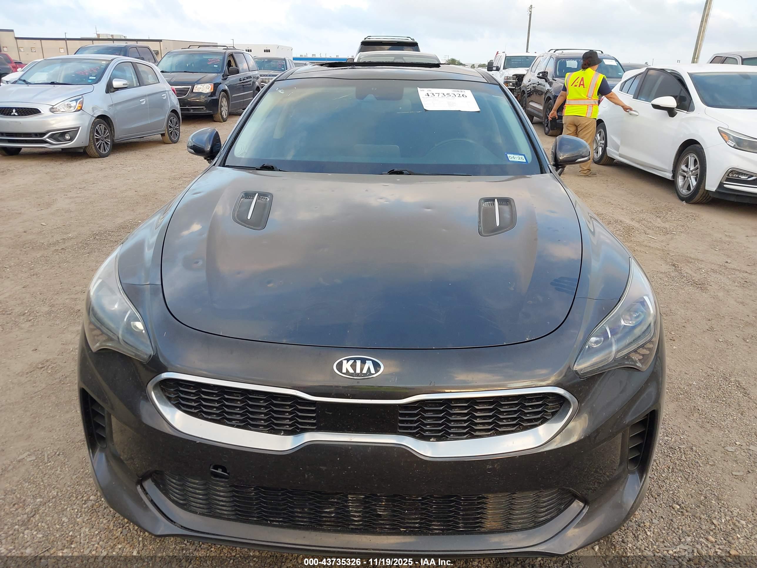KIA STINGER image 6
