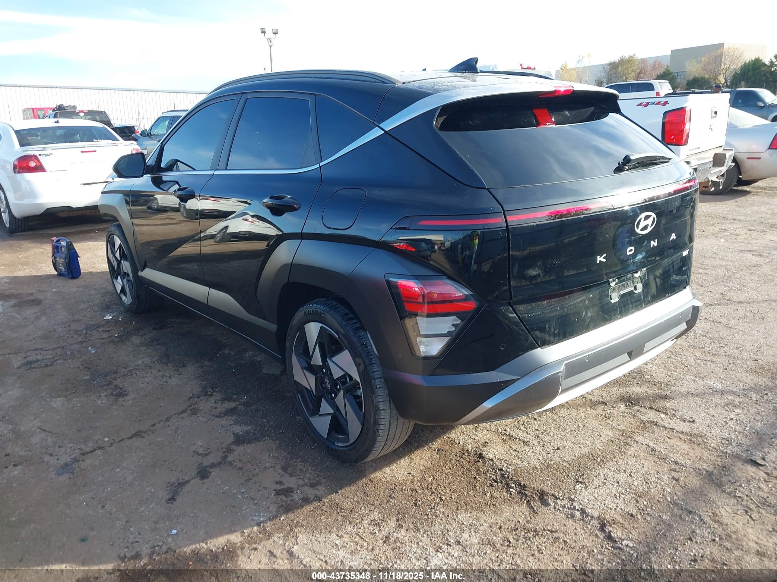 HYUNDAI KONA image 3
