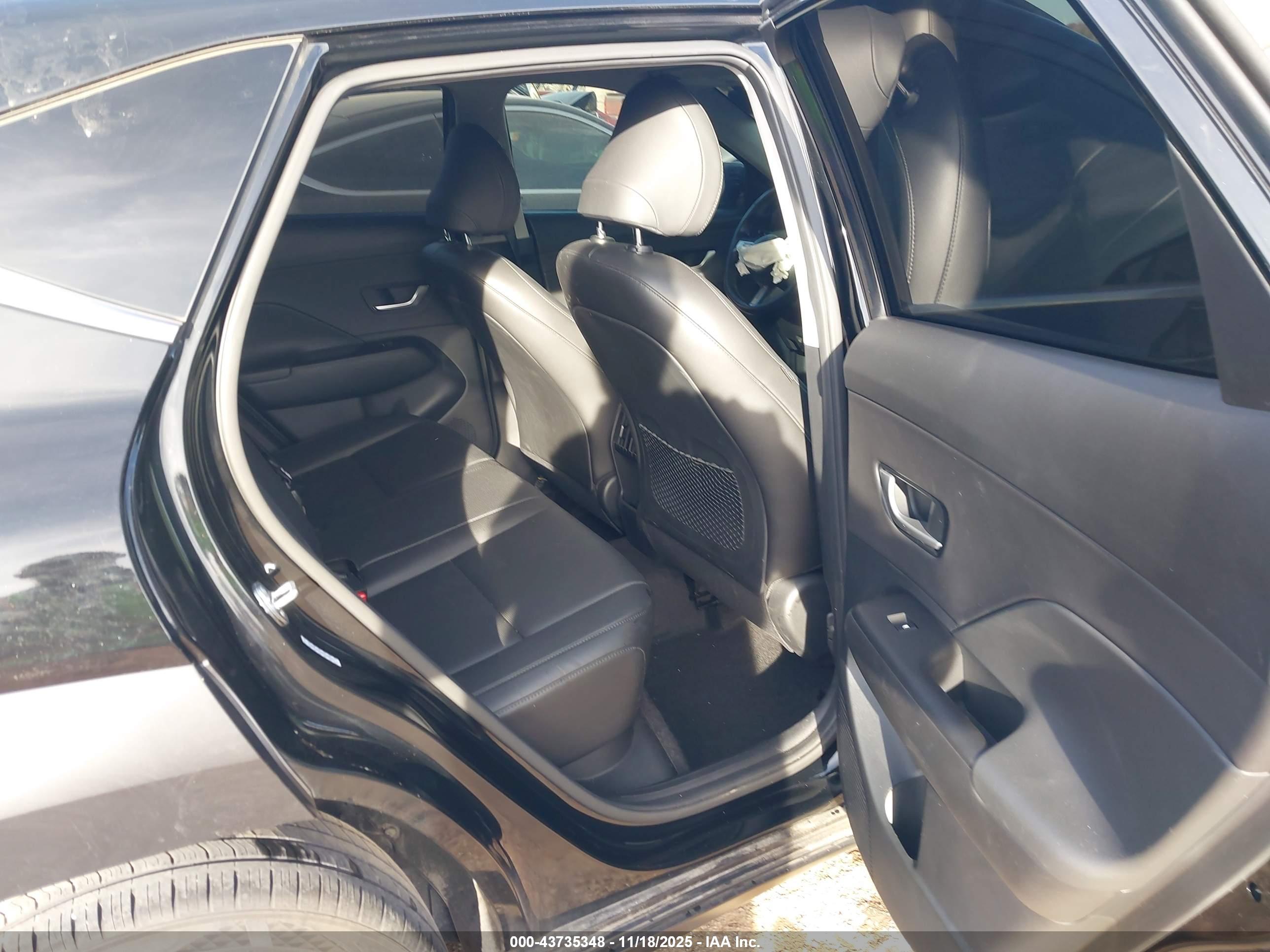 HYUNDAI KONA image 8