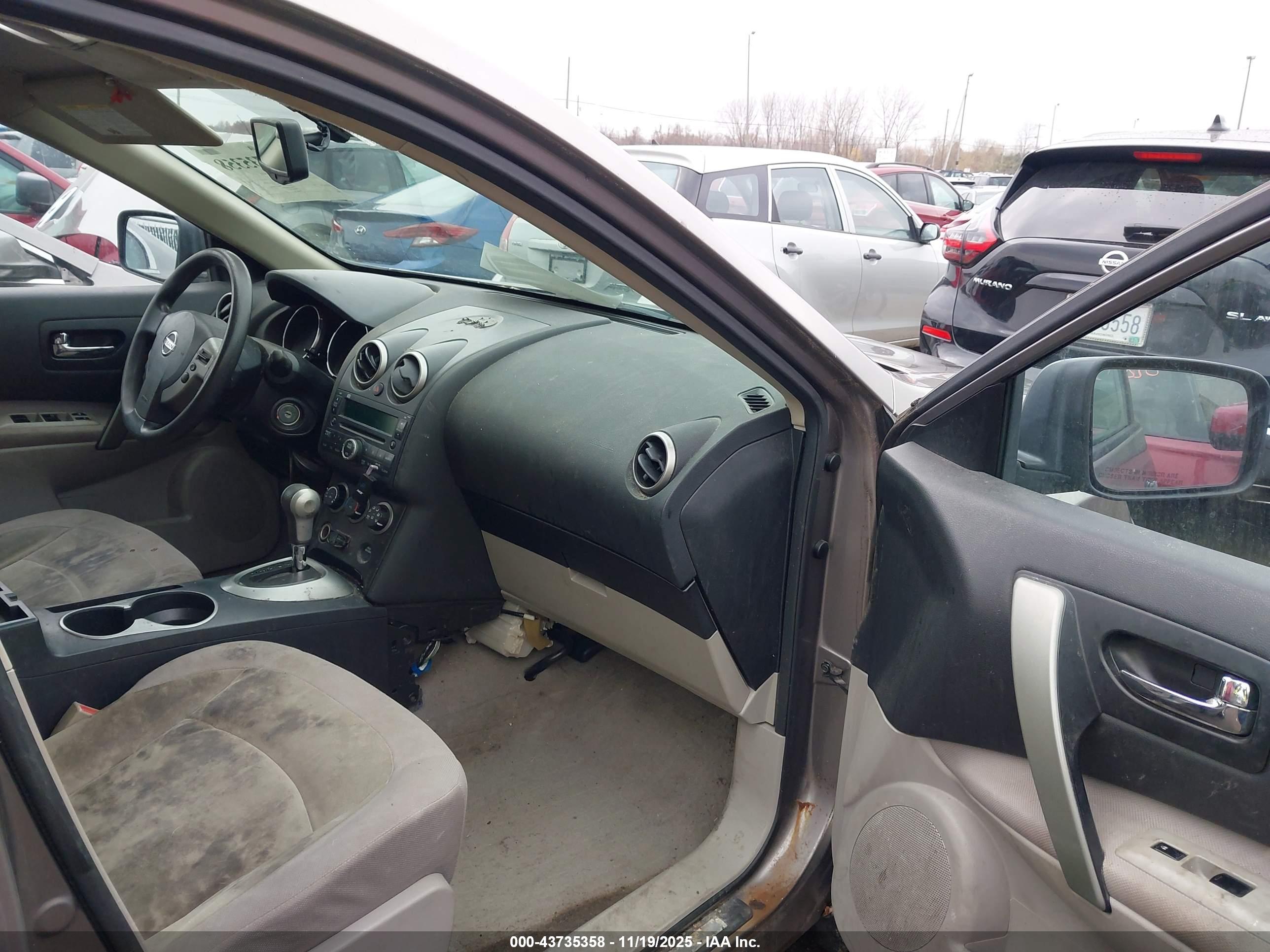 NISSAN ROGUE image 5