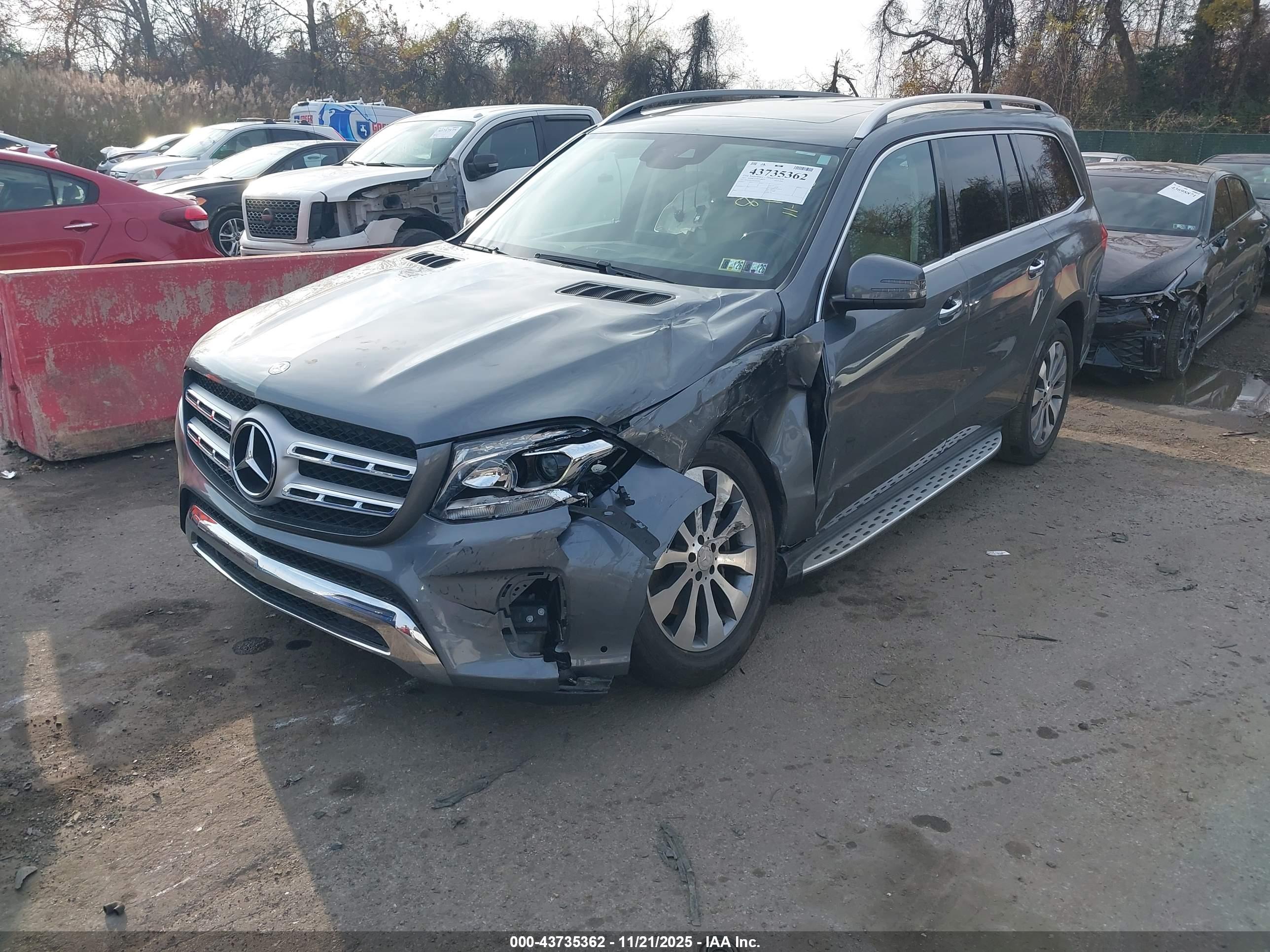 MERCEDES-BENZ GLS image 2