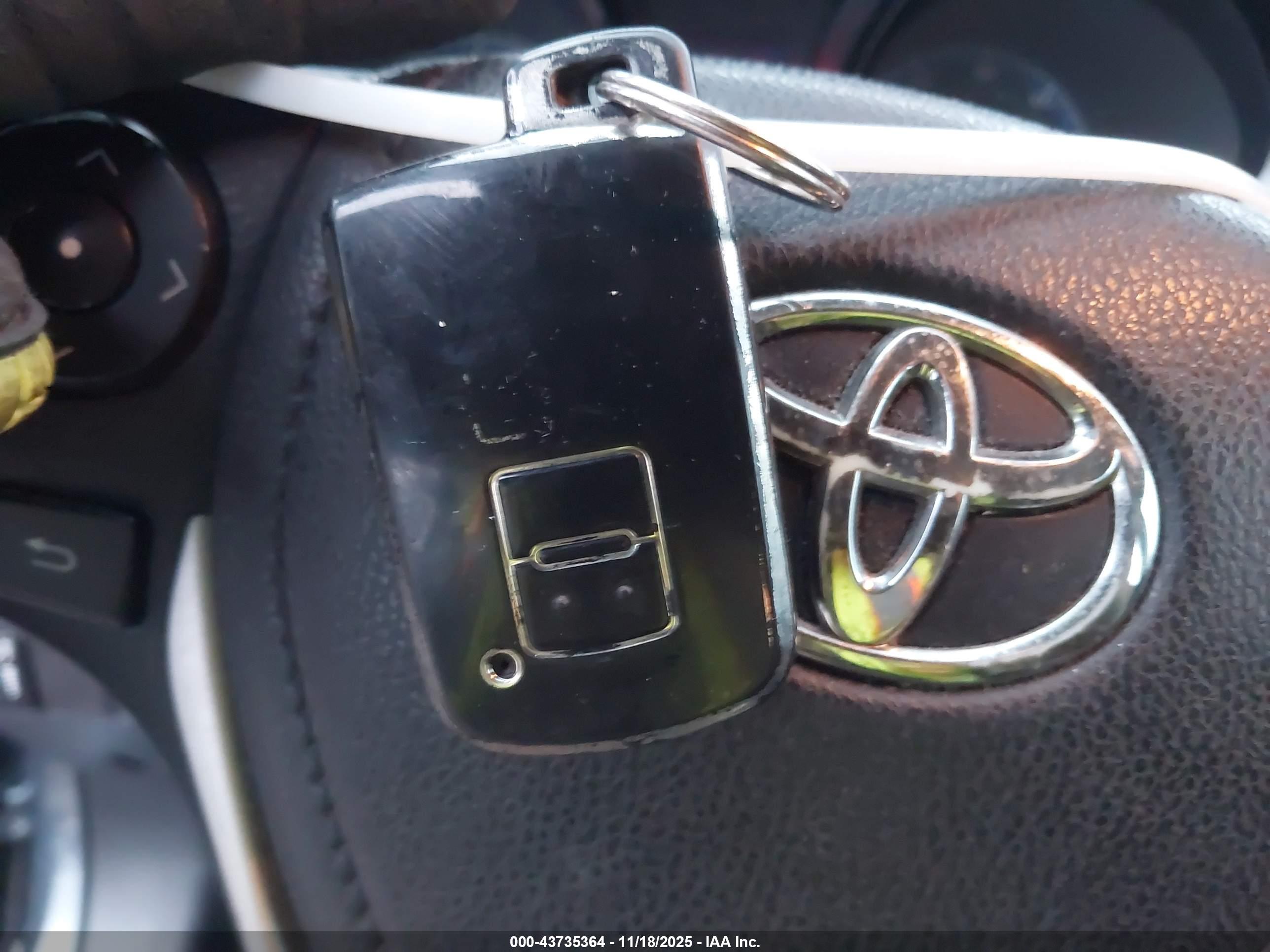TOYOTA COROLLA image 11