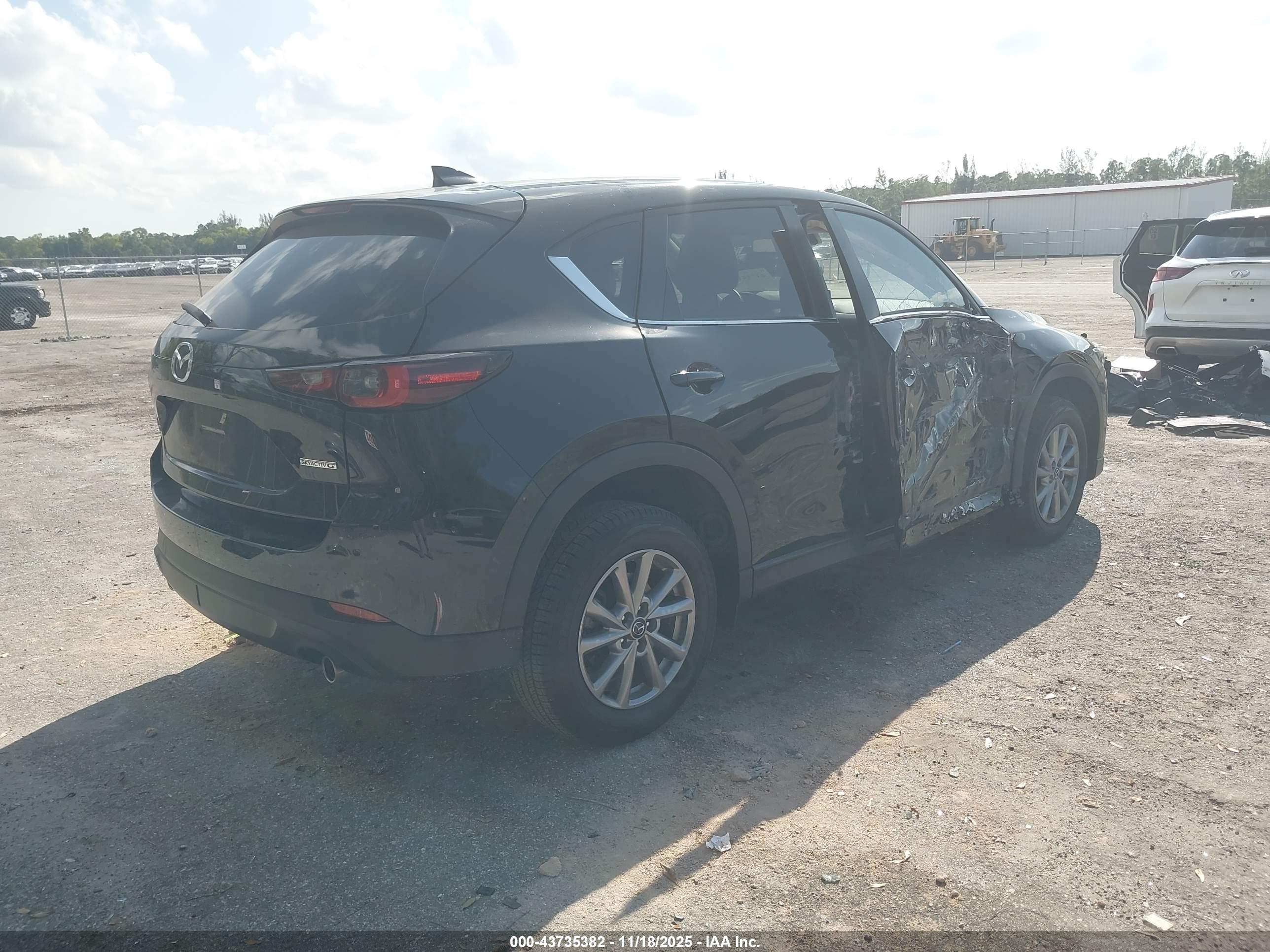 MAZDA CX-5 image 4