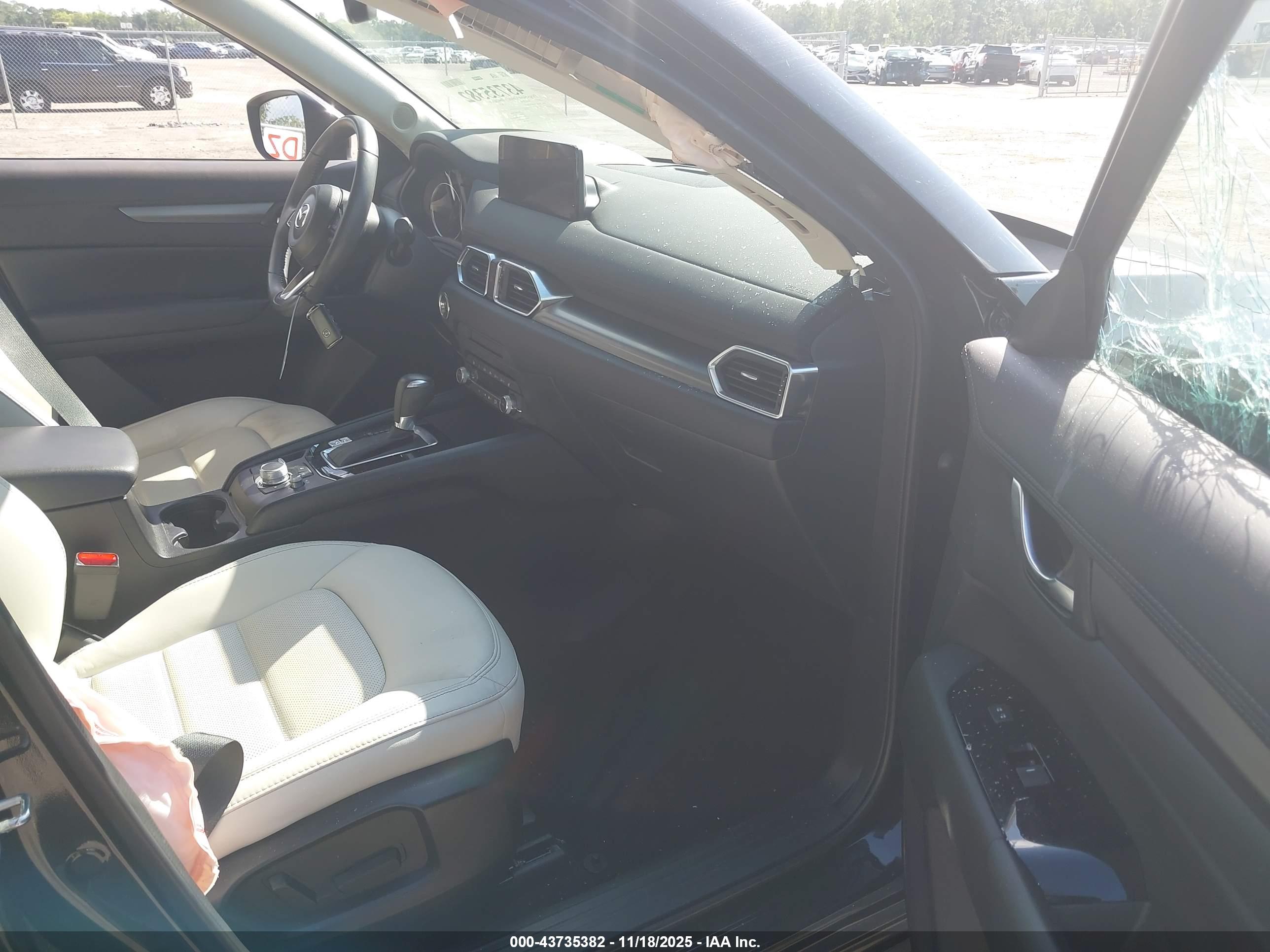 MAZDA CX-5 image 5