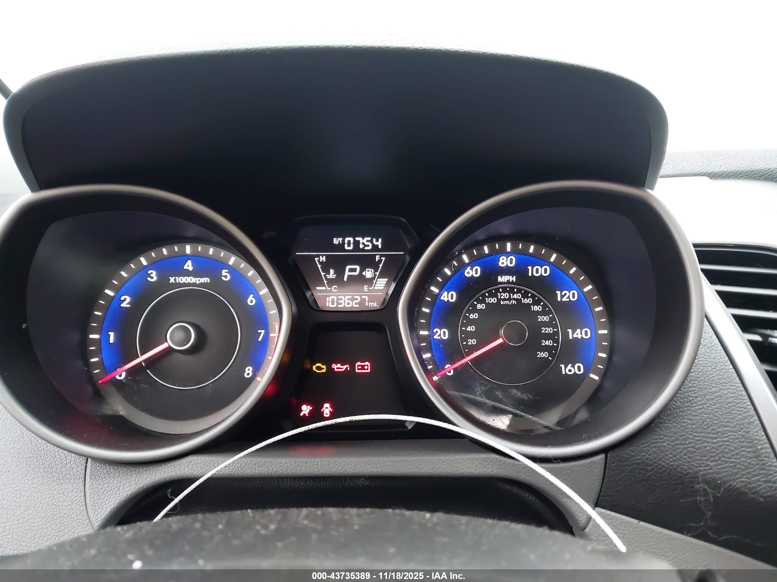 HYUNDAI ELANTRA image 7
