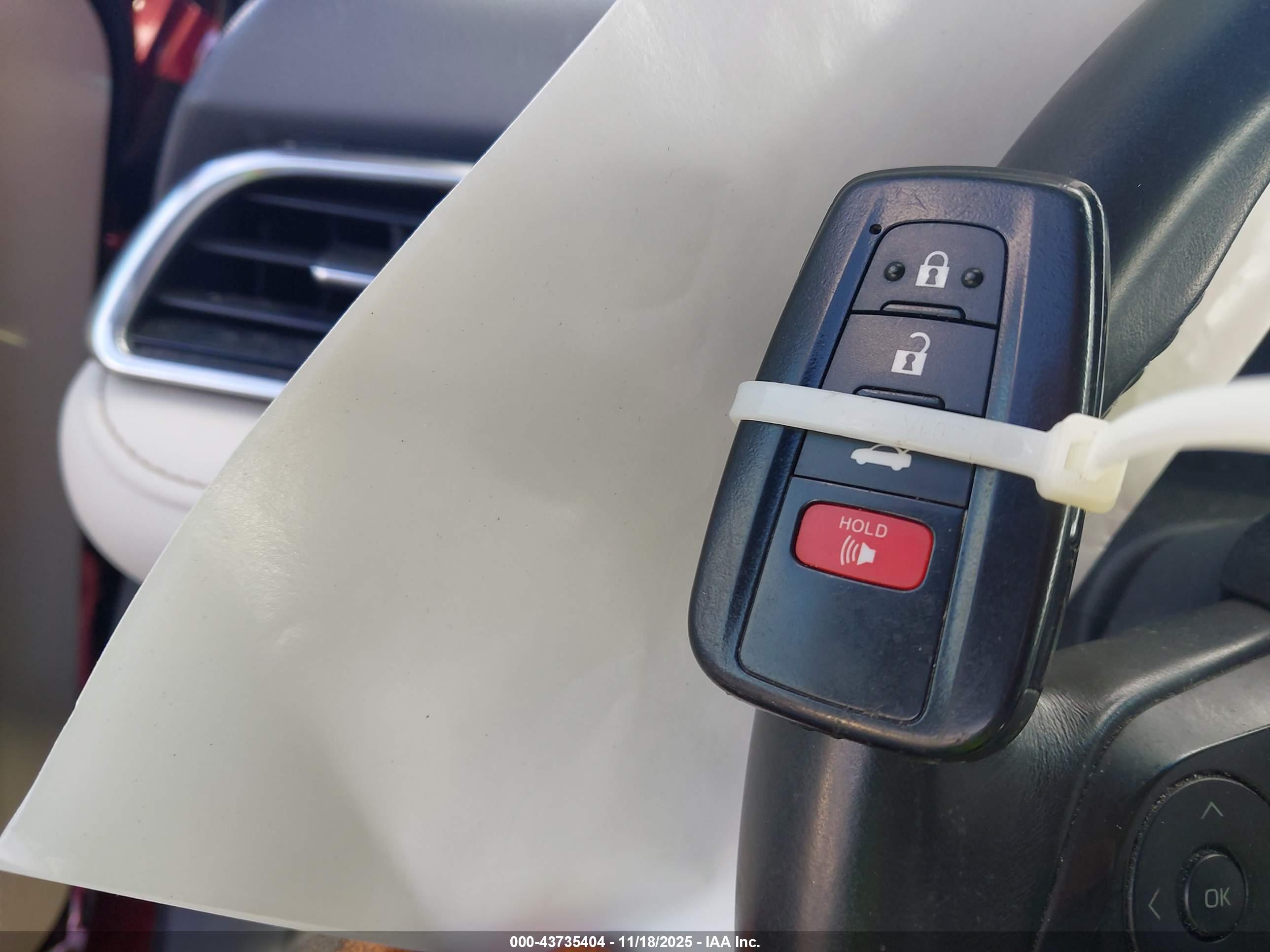 TOYOTA CAMRY image 11