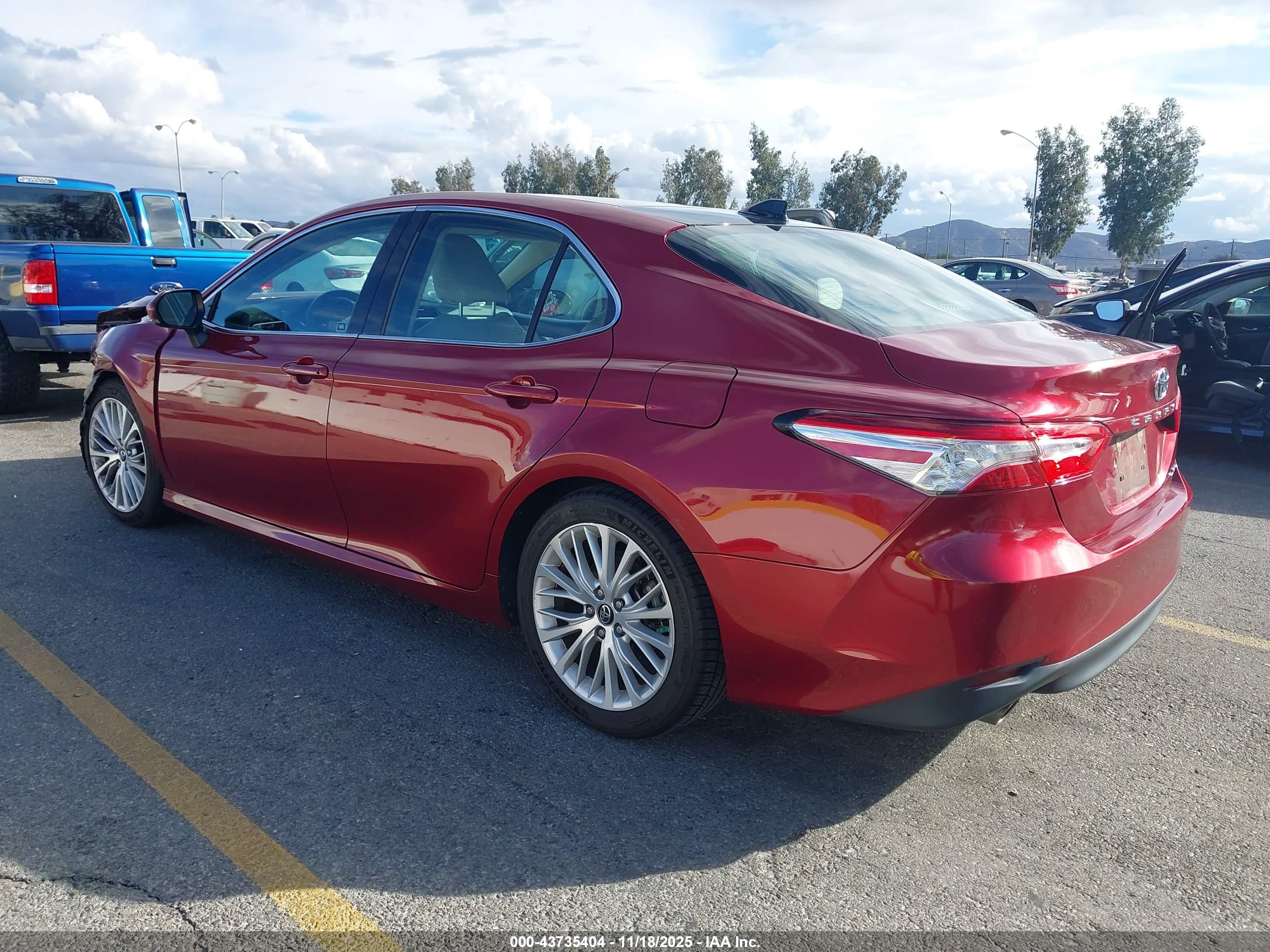 TOYOTA CAMRY image 3
