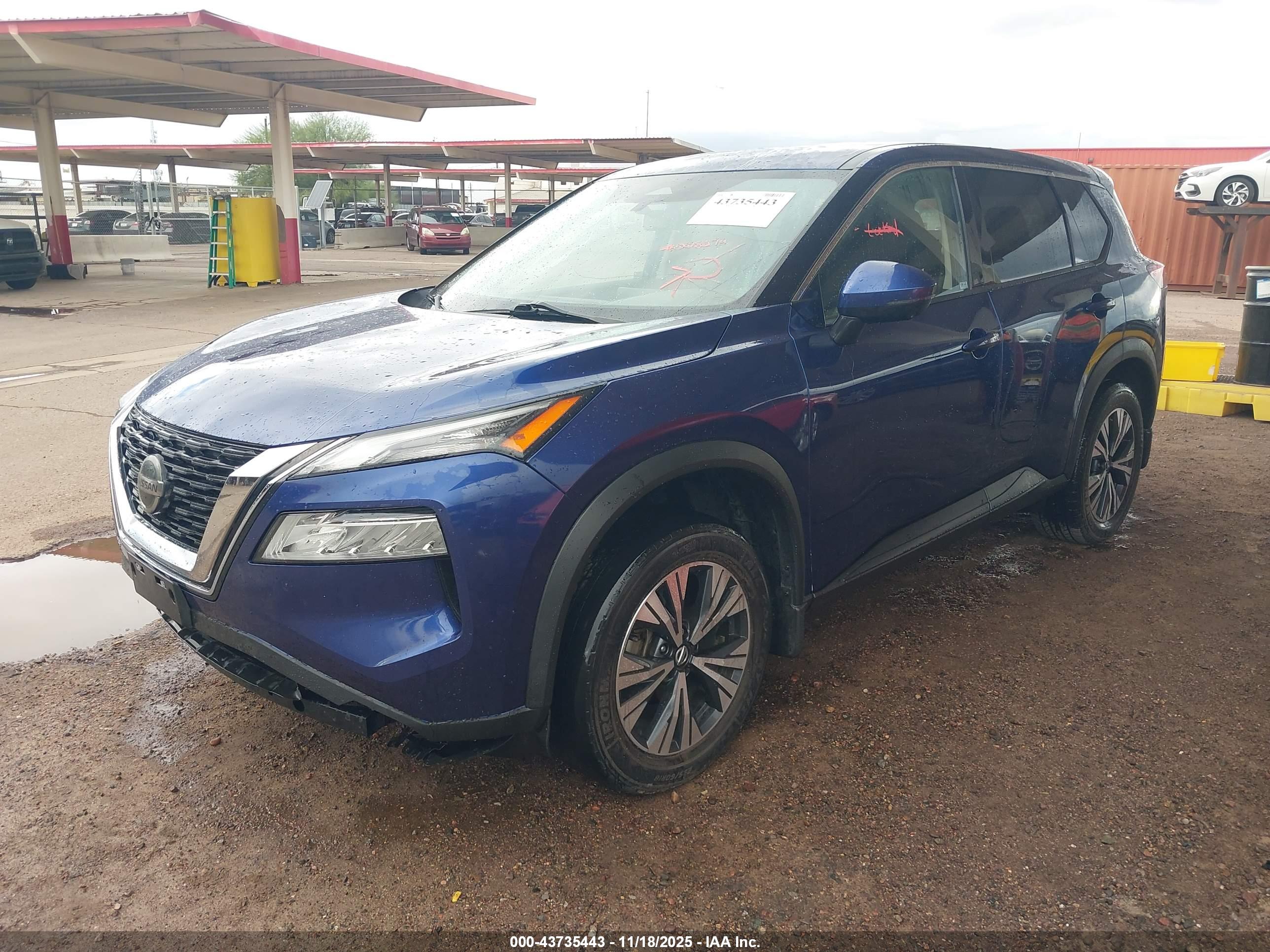 NISSAN ROGUE image 2