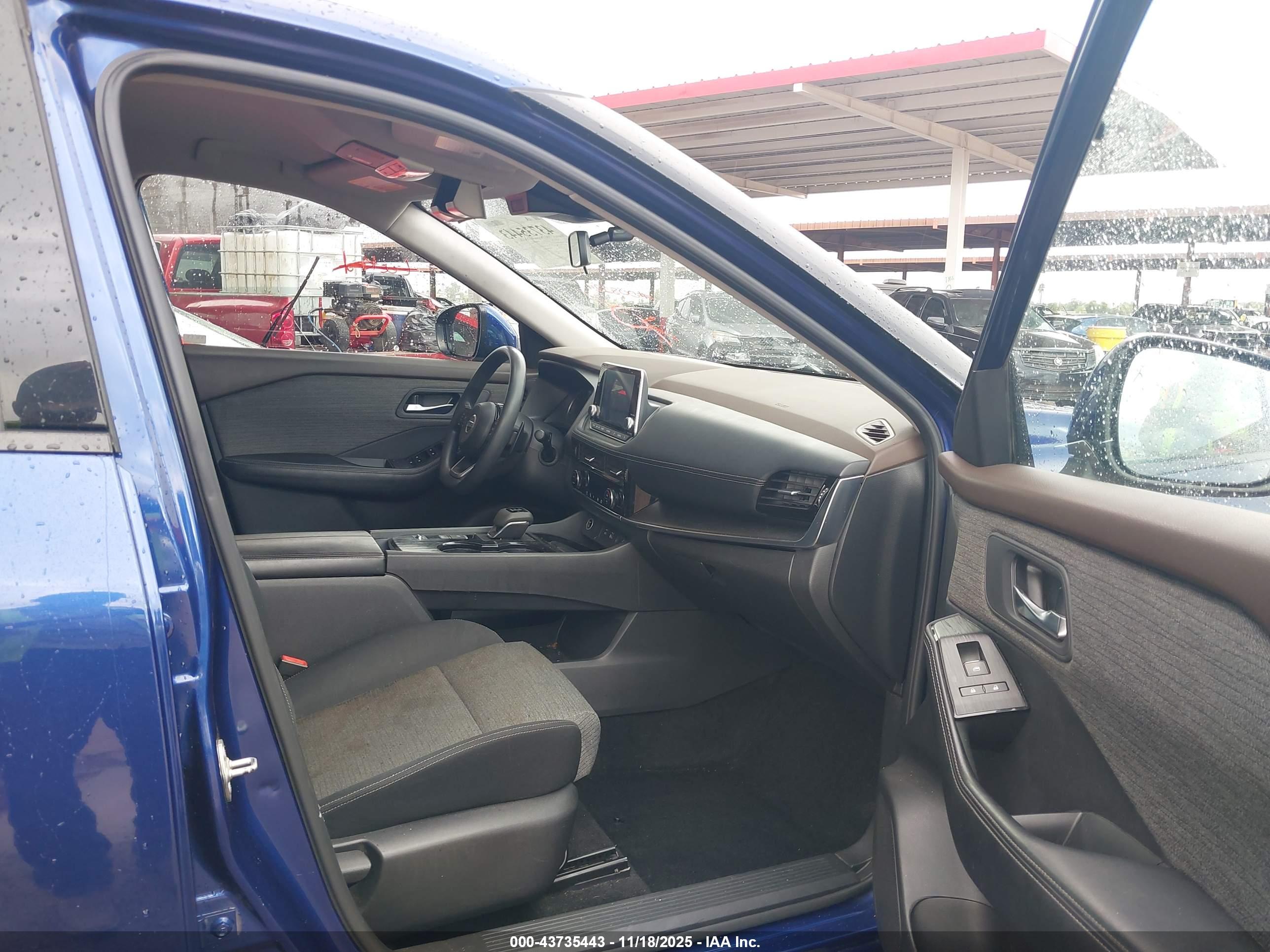 NISSAN ROGUE image 5