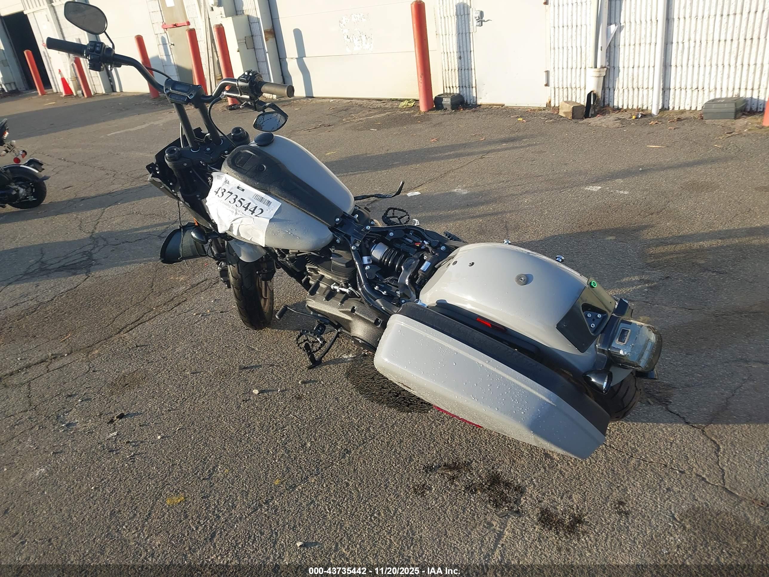 HARLEY-DAVIDSON FXLRST image 3