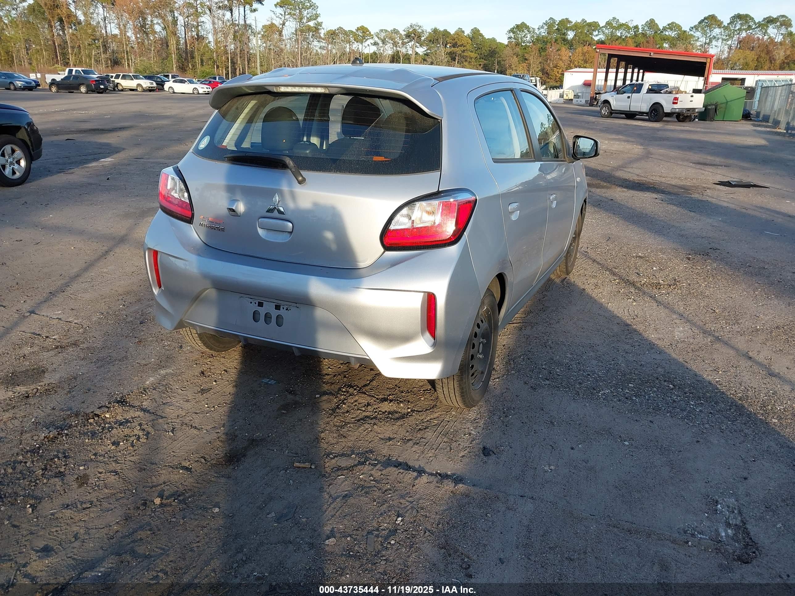 MITSUBISHI MIRAGE image 4