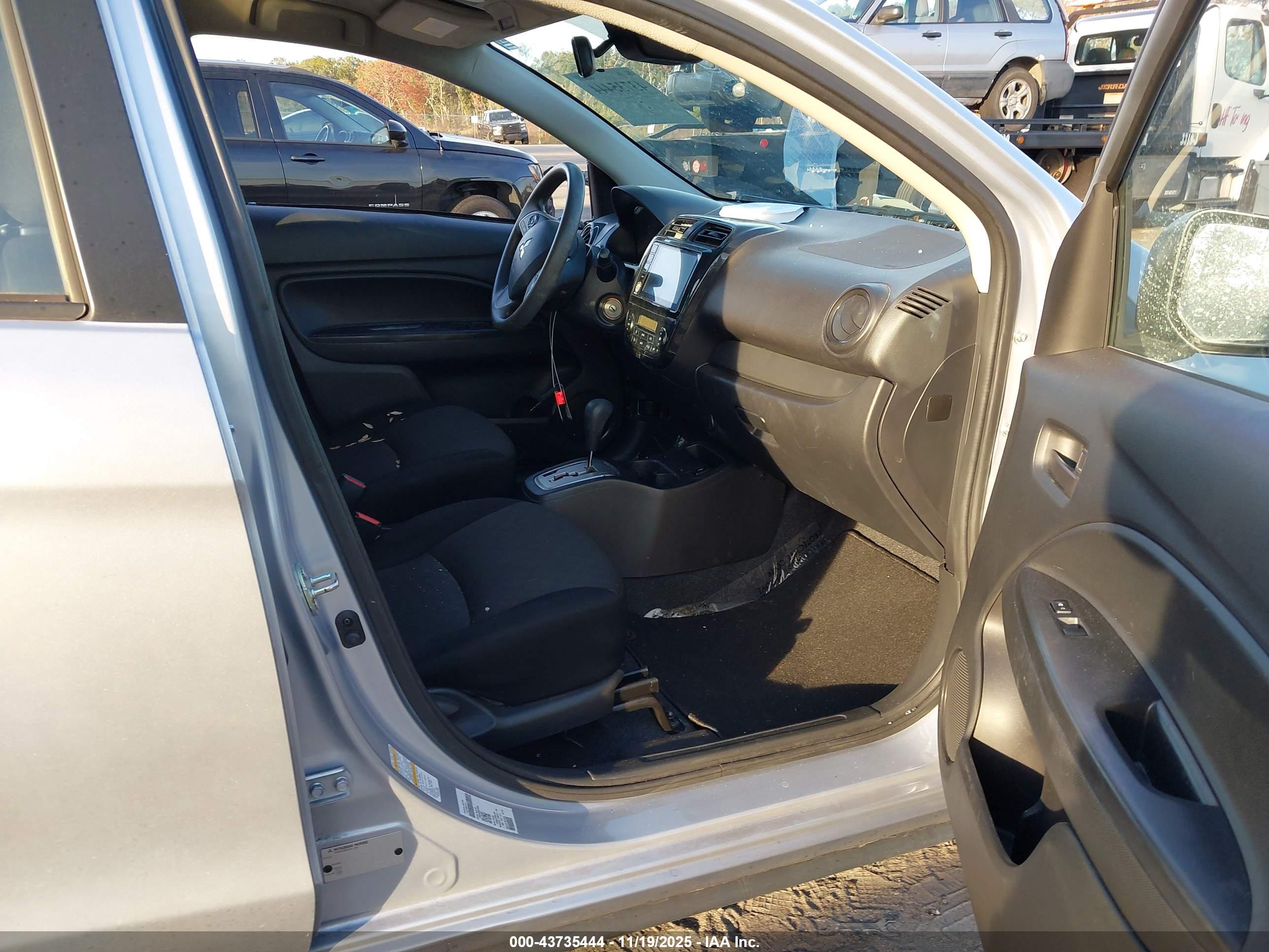 MITSUBISHI MIRAGE image 5