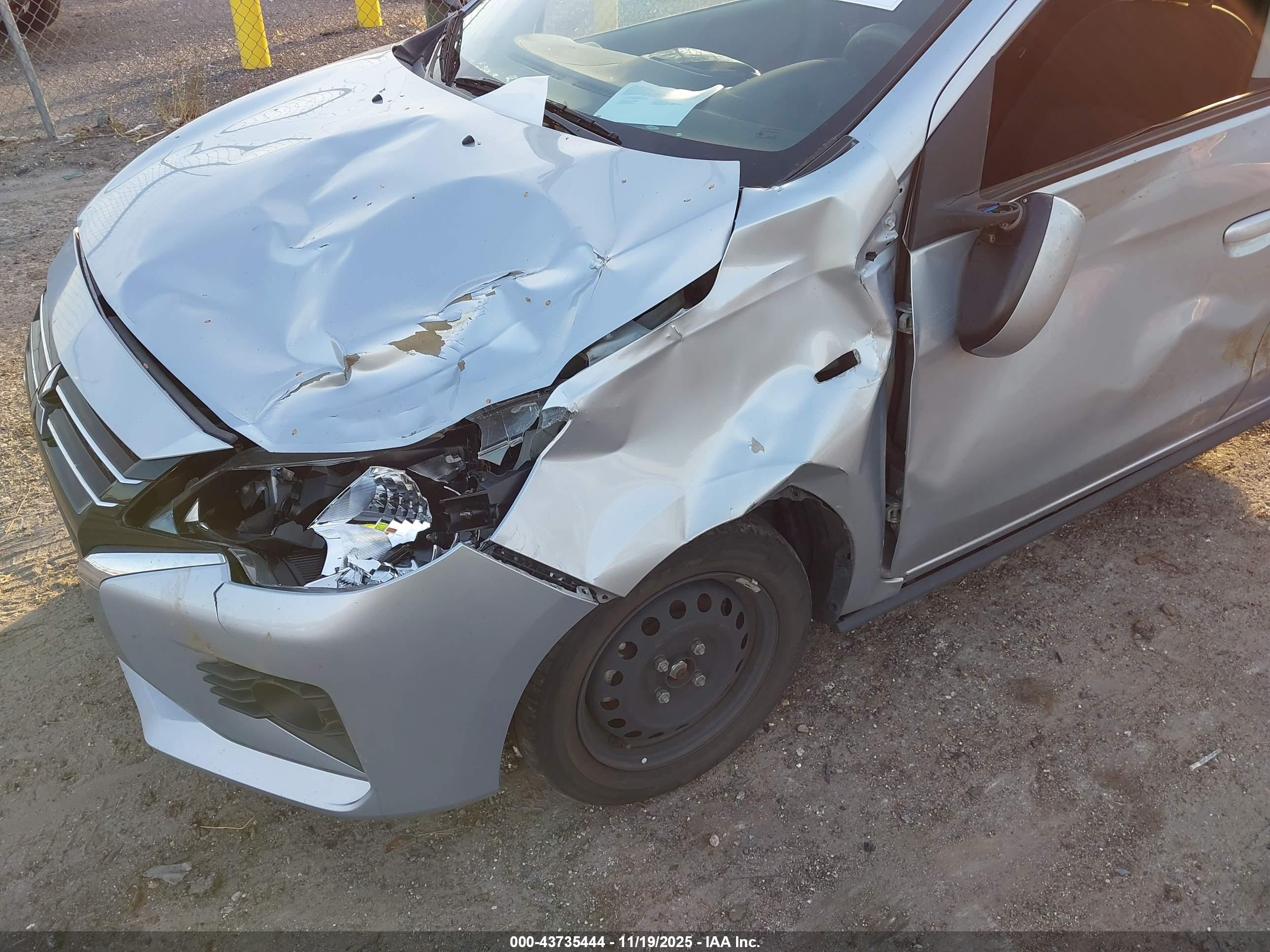 MITSUBISHI MIRAGE image 6