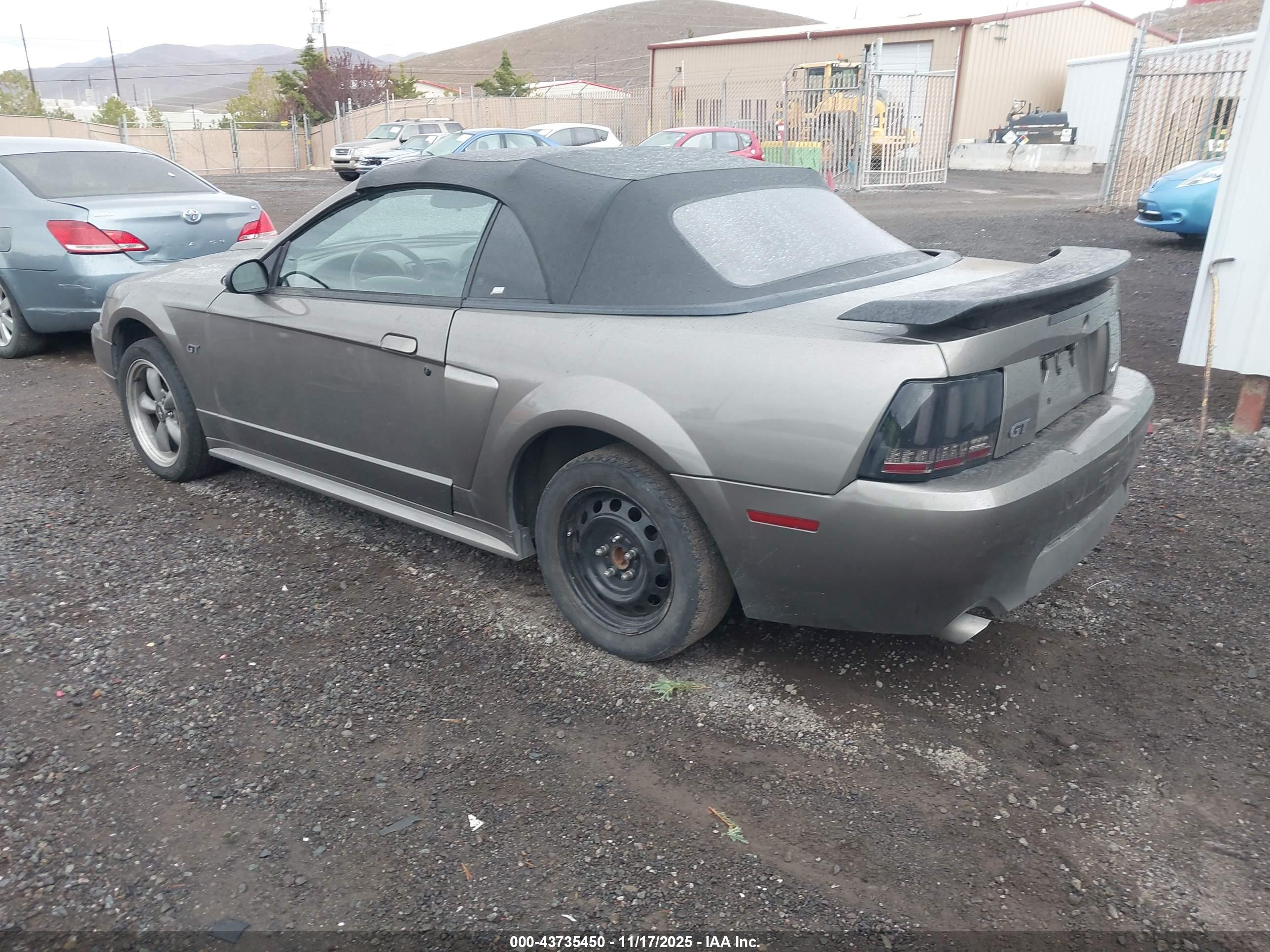 FORD MUSTANG image 3