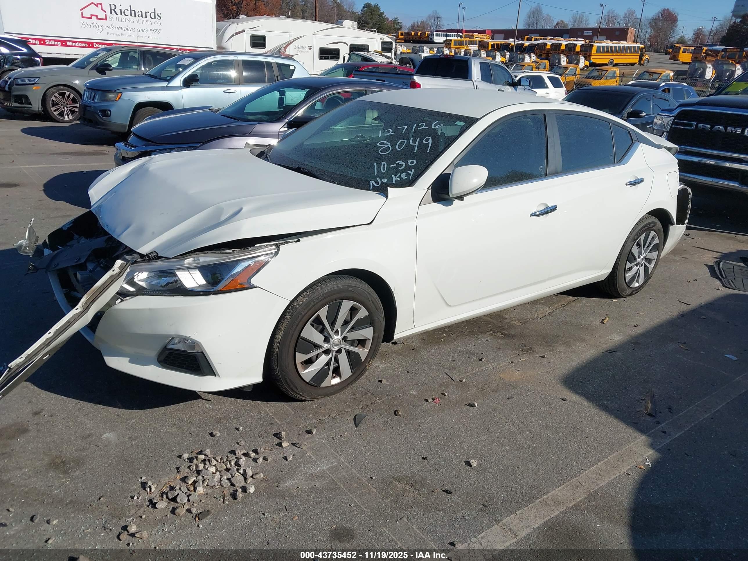NISSAN ALTIMA image 2