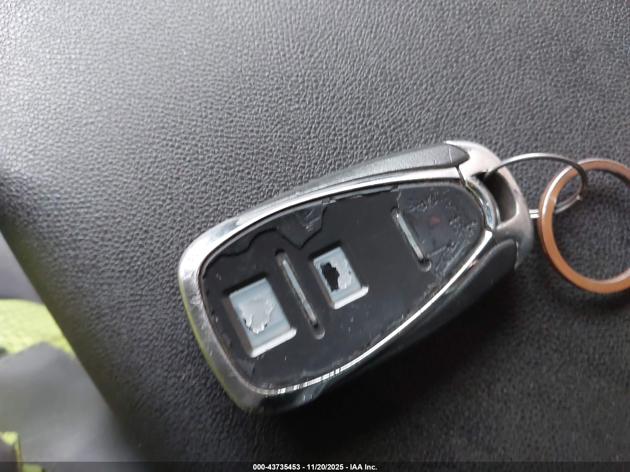 CHEVROLET EQUINOX image 11