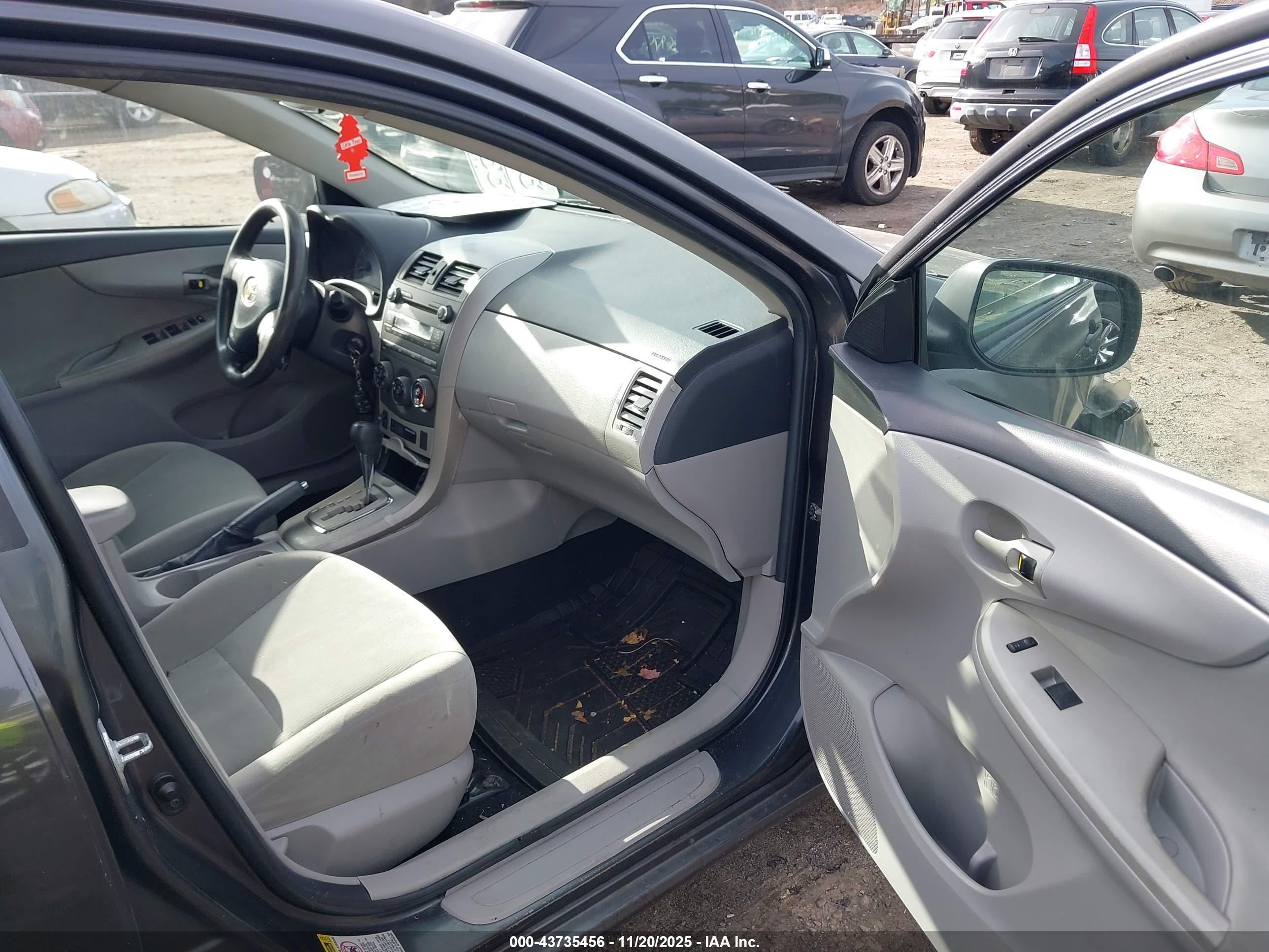 TOYOTA COROLLA image 5