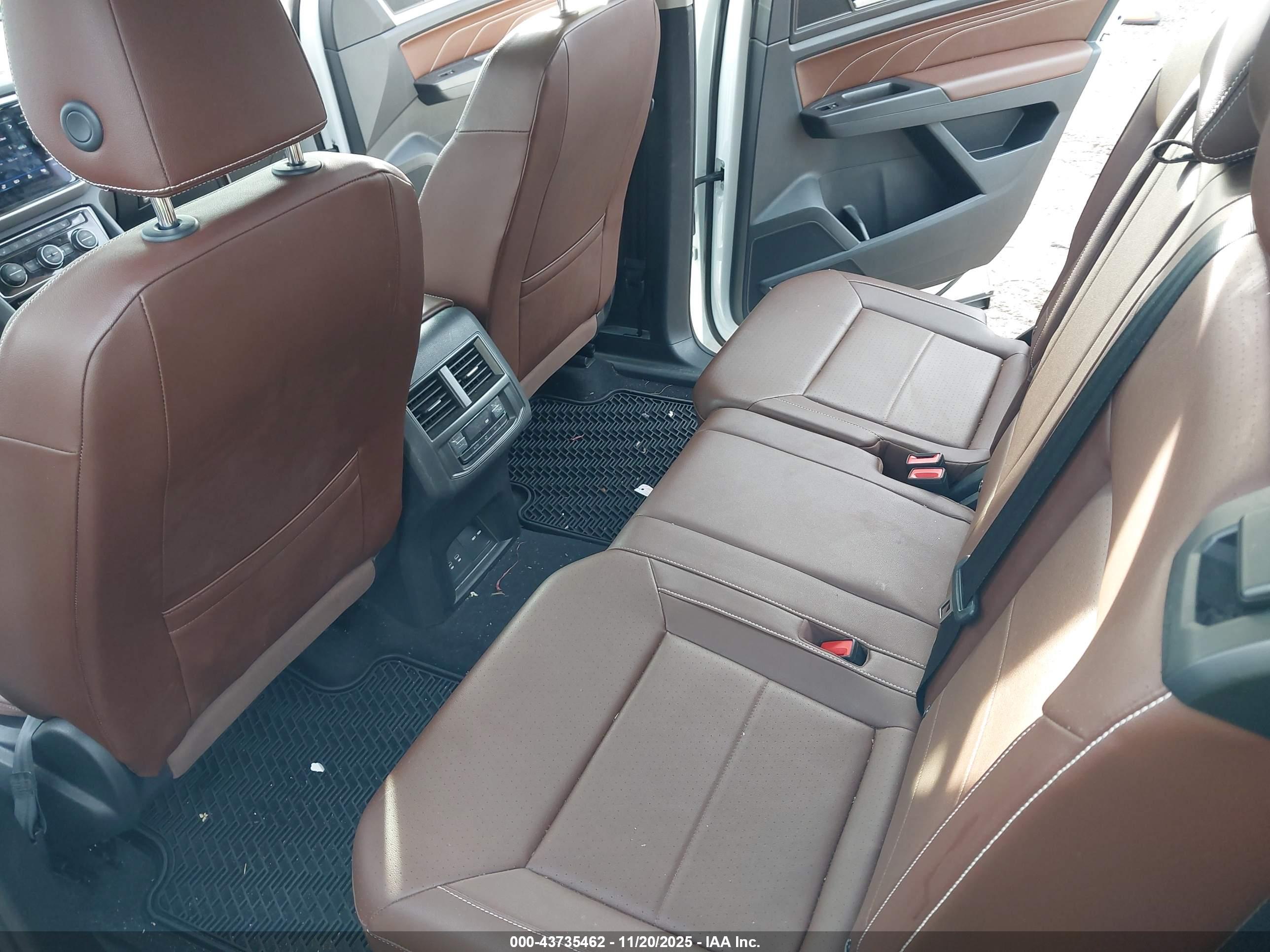 VOLKSWAGEN ATLAS image 8