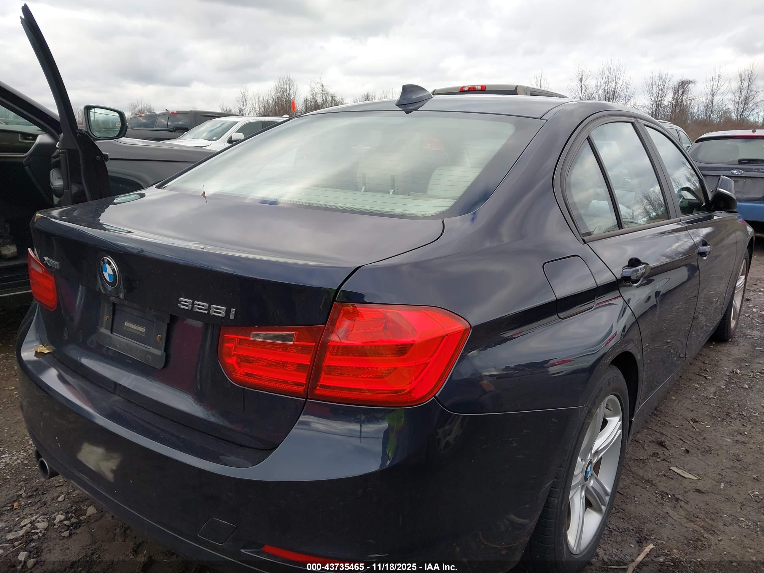 BMW 328I image 4