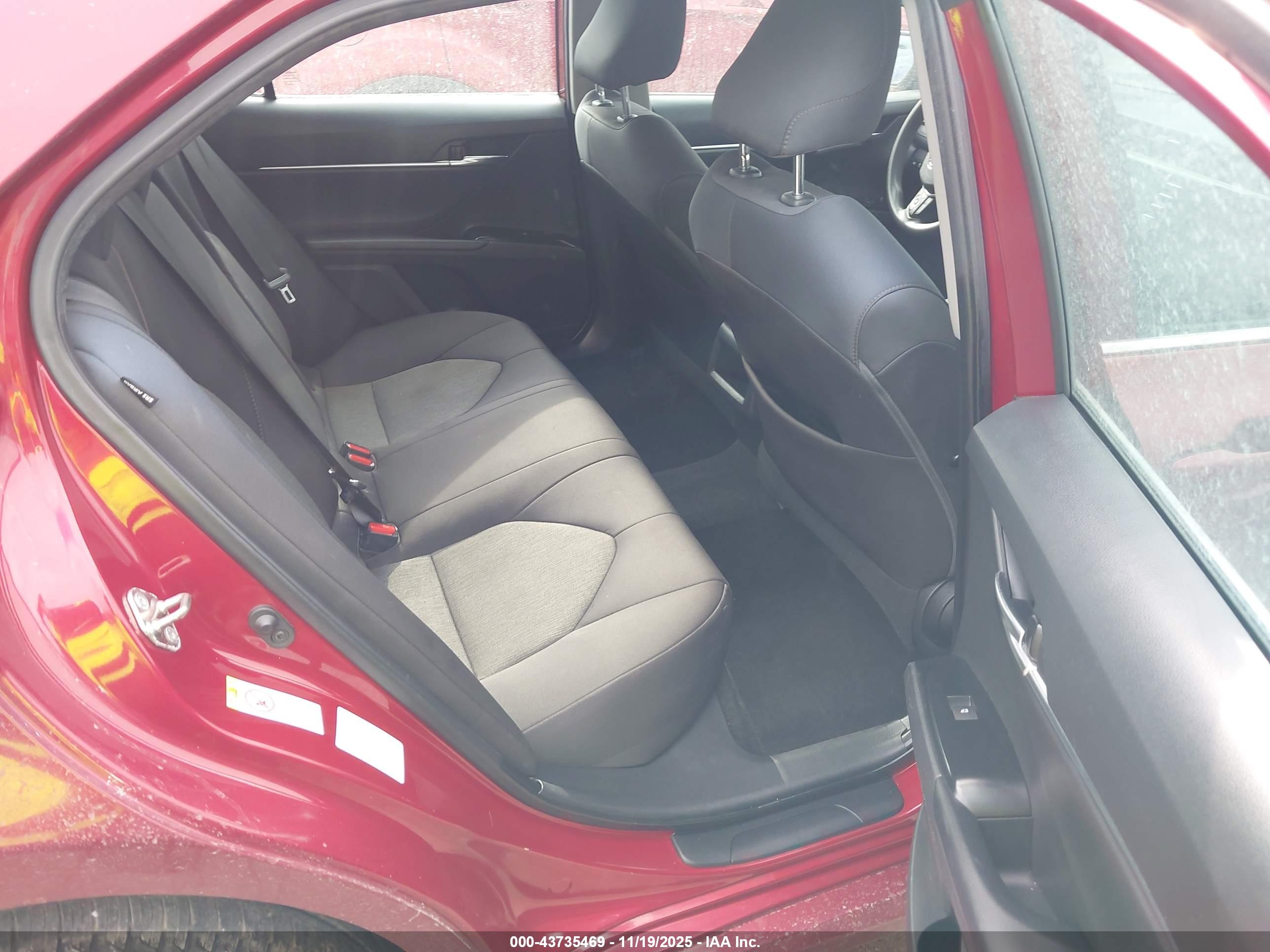 TOYOTA CAMRY image 8