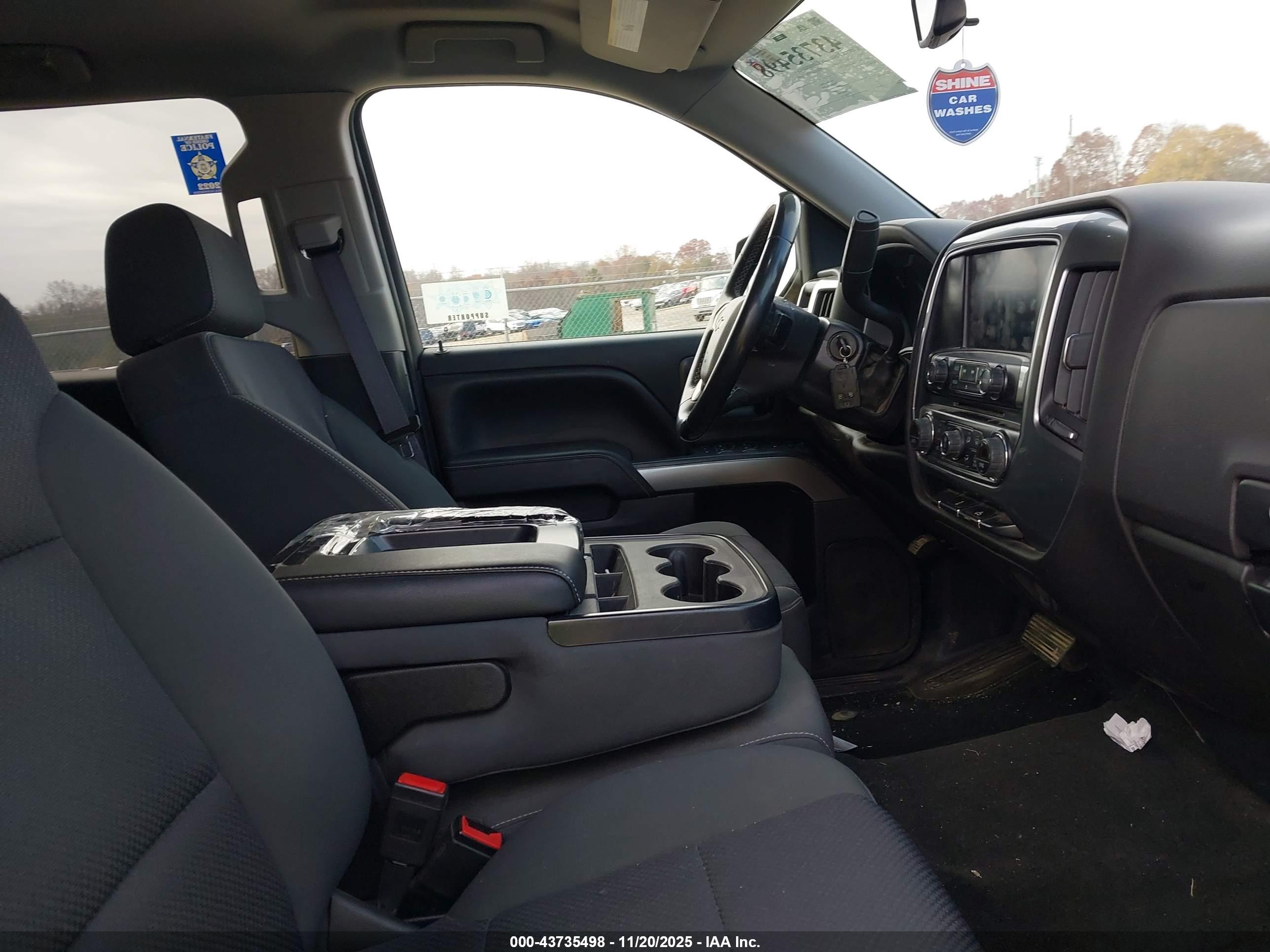 CHEVROLET SILVERADO image 5