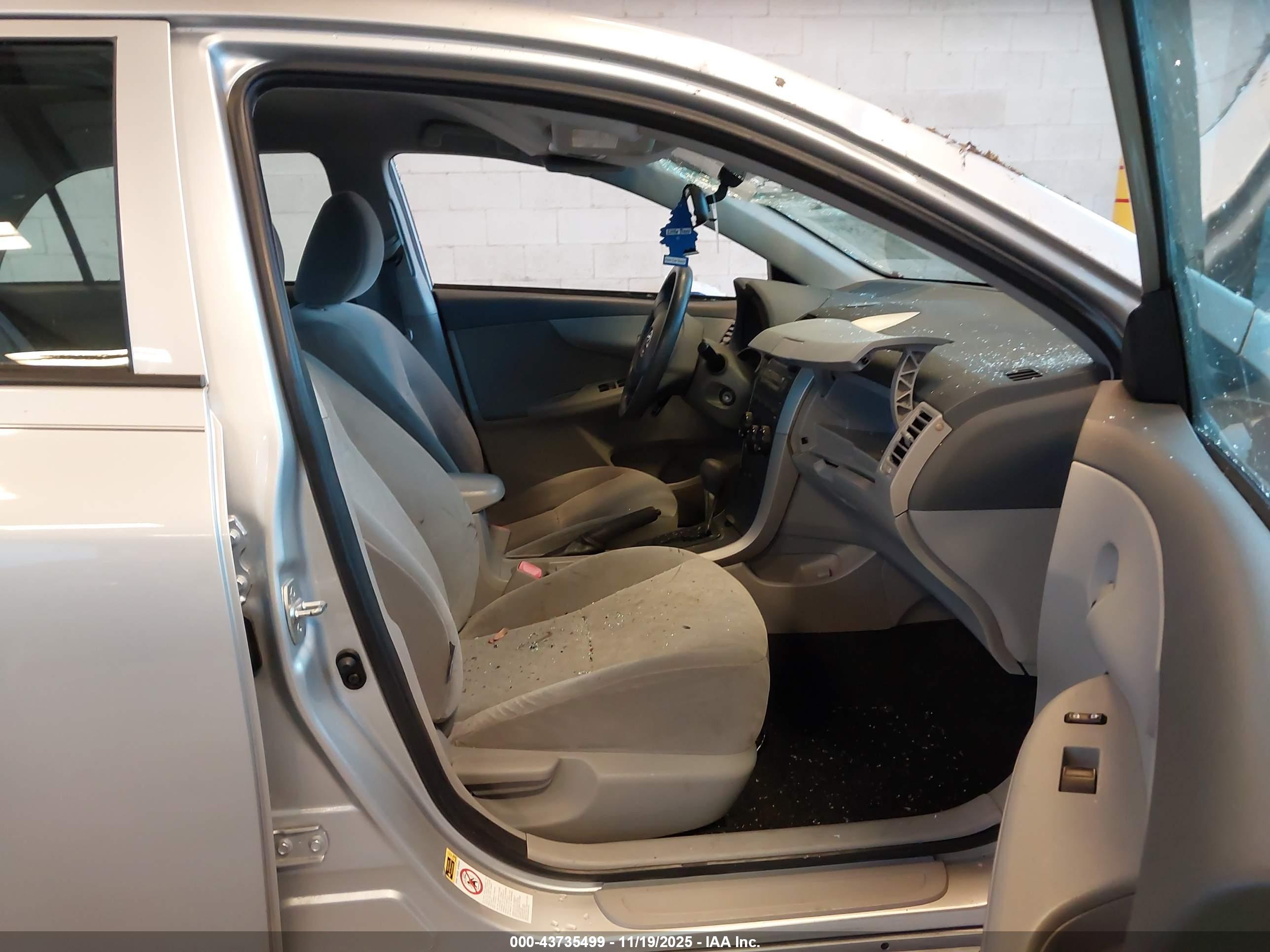 TOYOTA COROLLA image 5