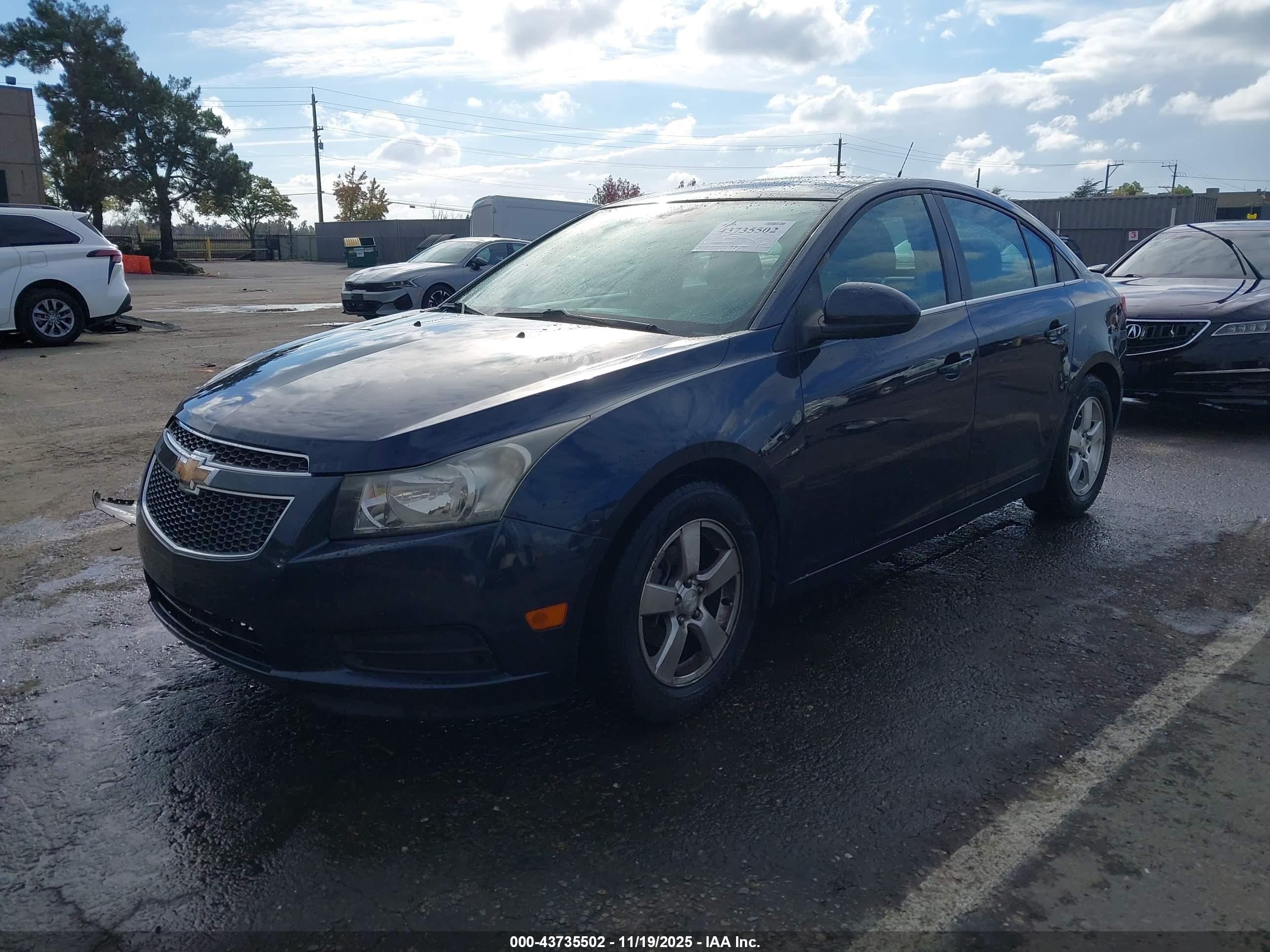 CHEVROLET CRUZE image 2